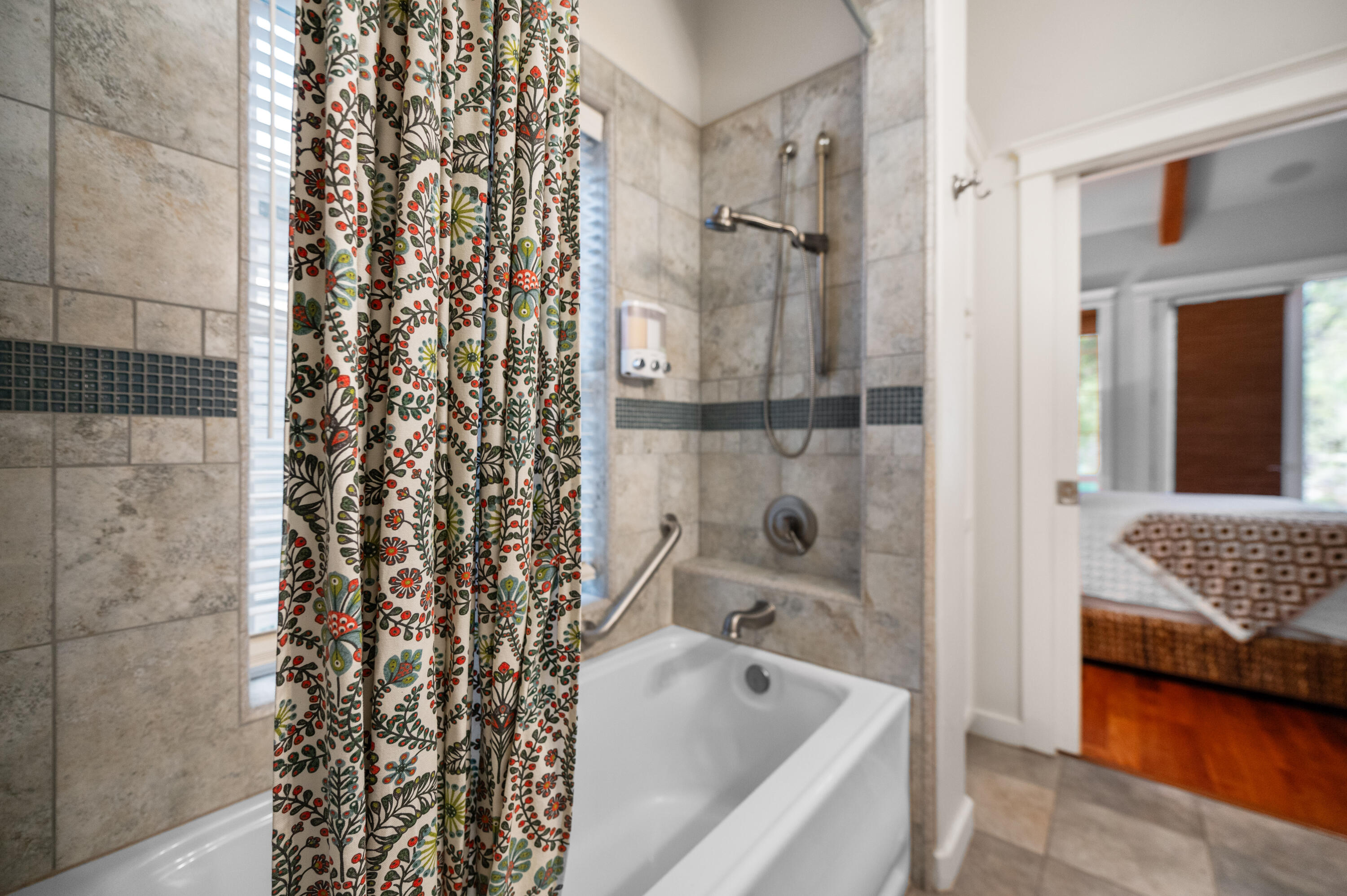 42440 Kaweah River Dr, Three Rivers, CA 93271