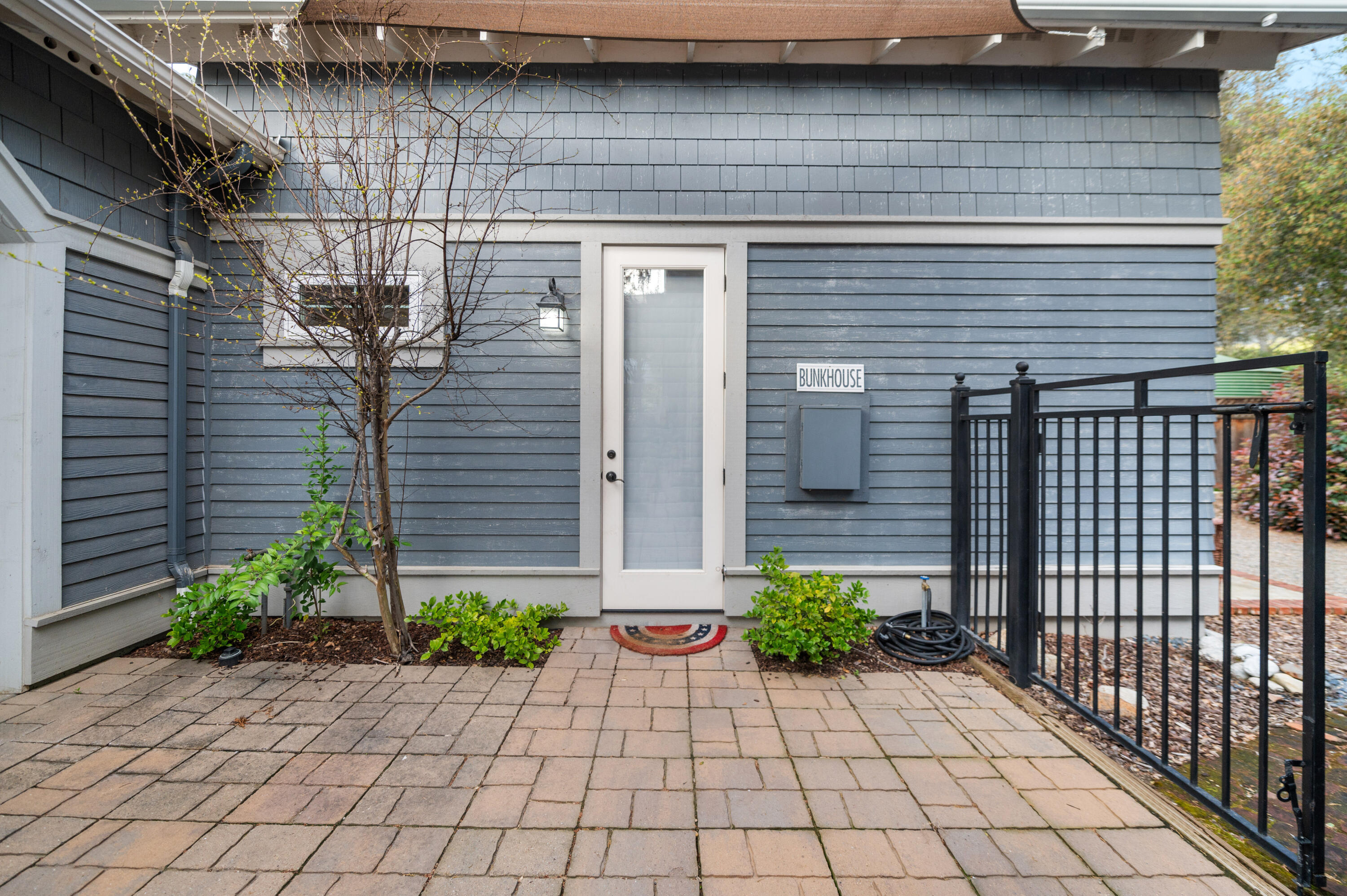 42440 Kaweah River Dr, Three Rivers, CA 93271