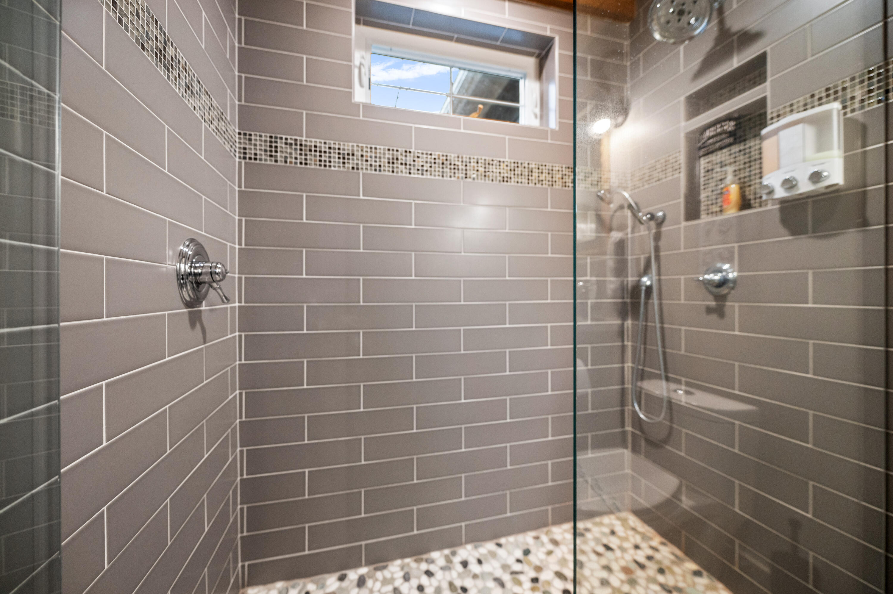 42440 Kaweah River Dr, Three Rivers, CA 93271