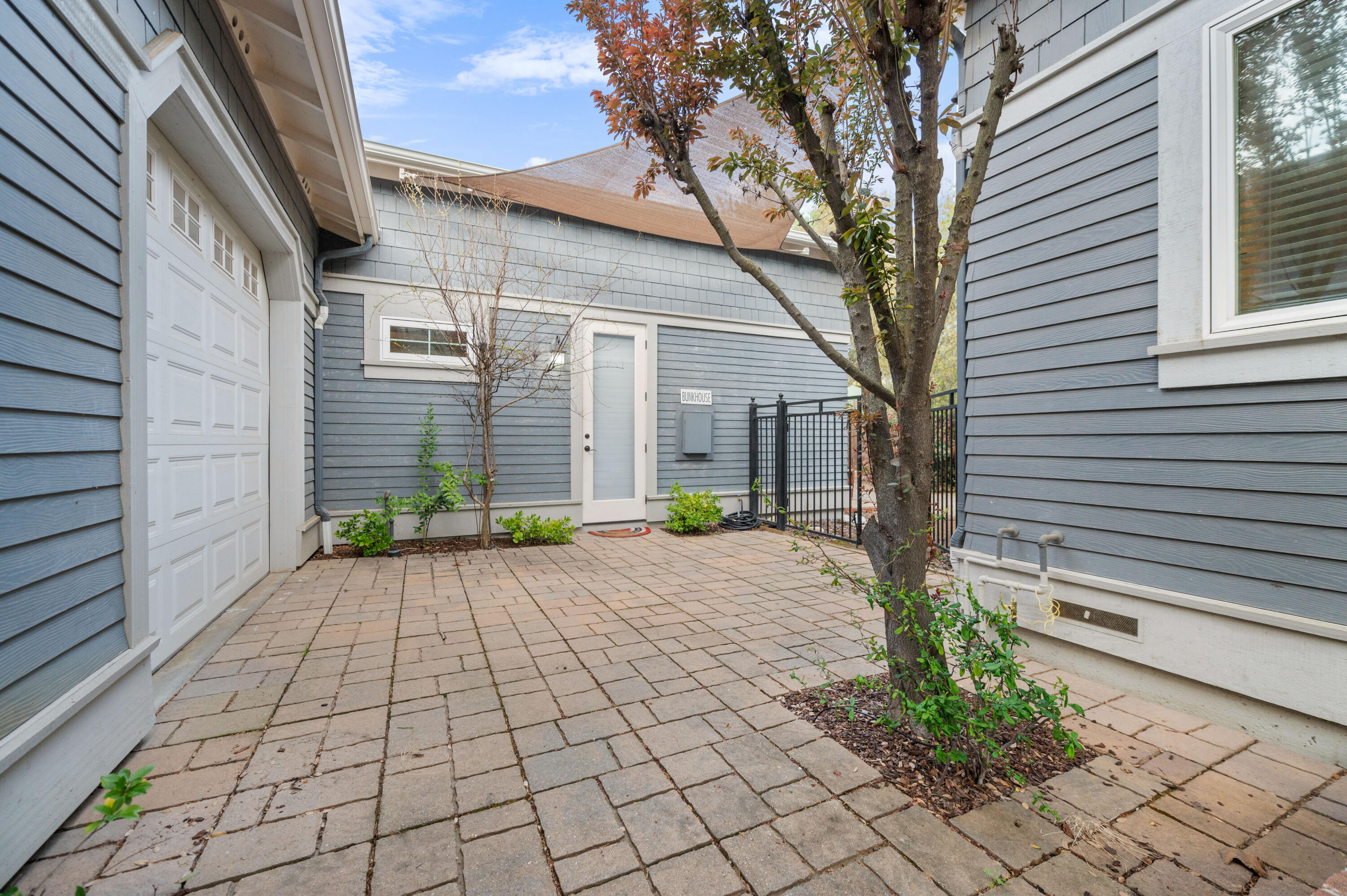 42440 Kaweah River Dr, Three Rivers, CA 93271