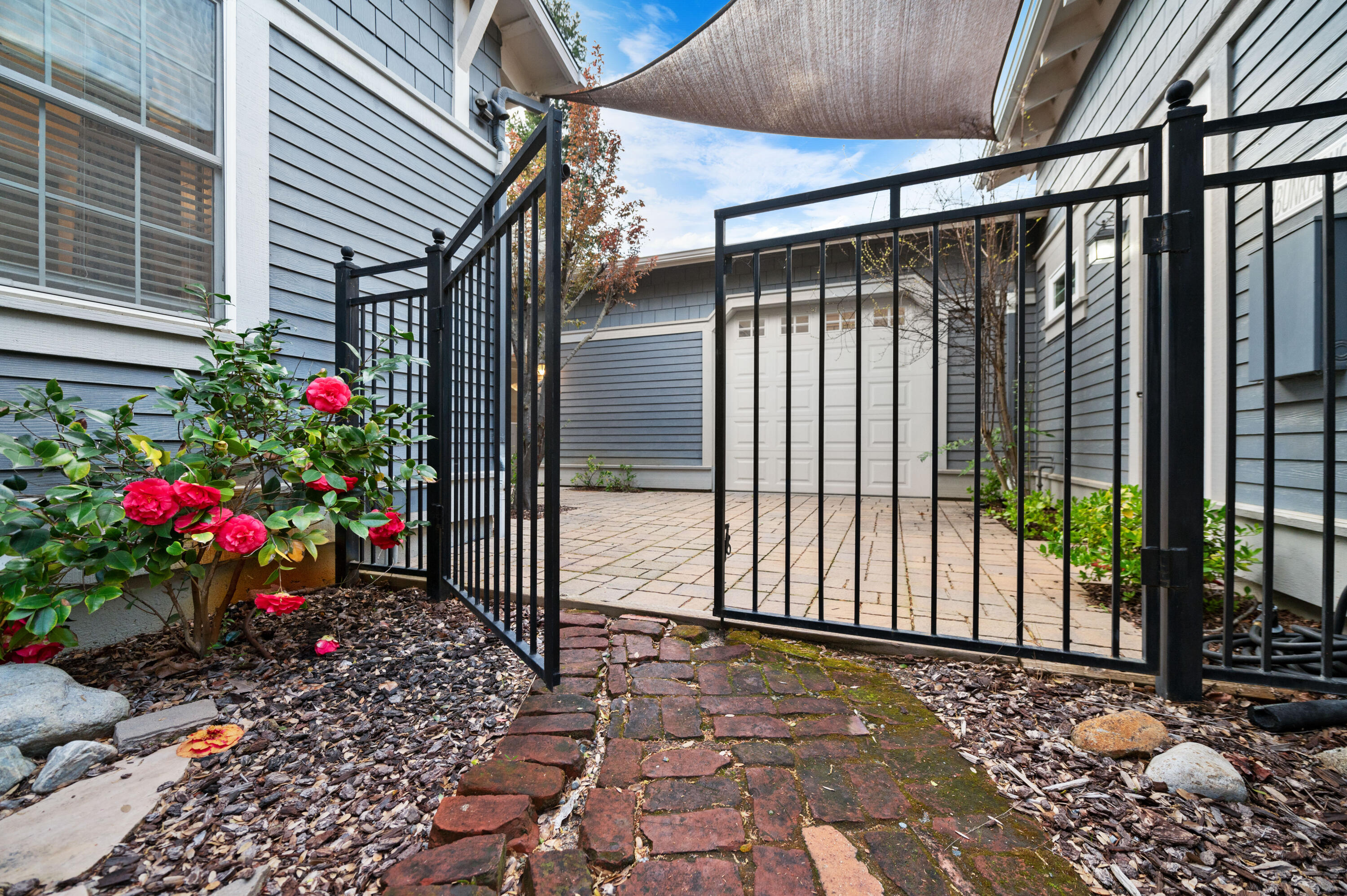 42440 Kaweah River Dr, Three Rivers, CA 93271