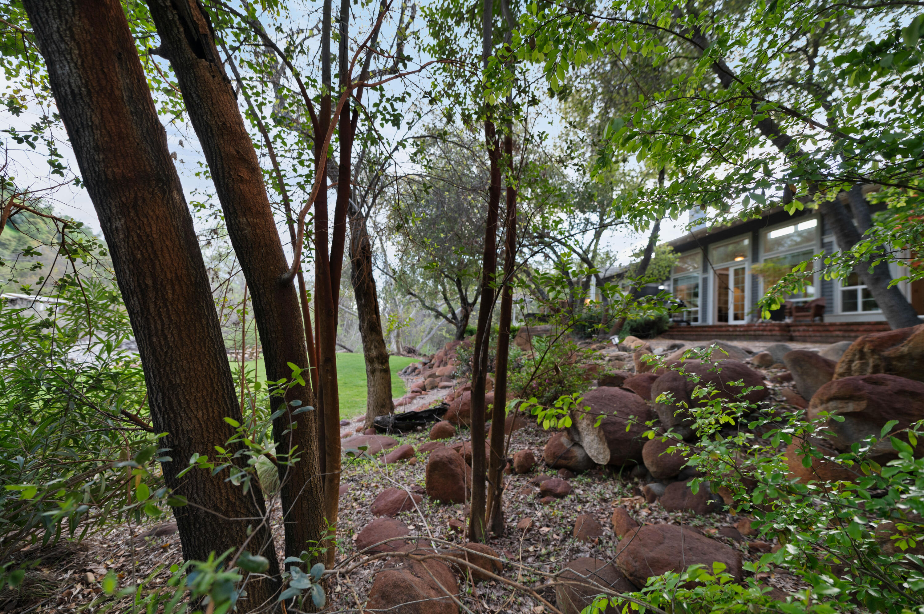 42440 Kaweah River Dr, Three Rivers, CA 93271