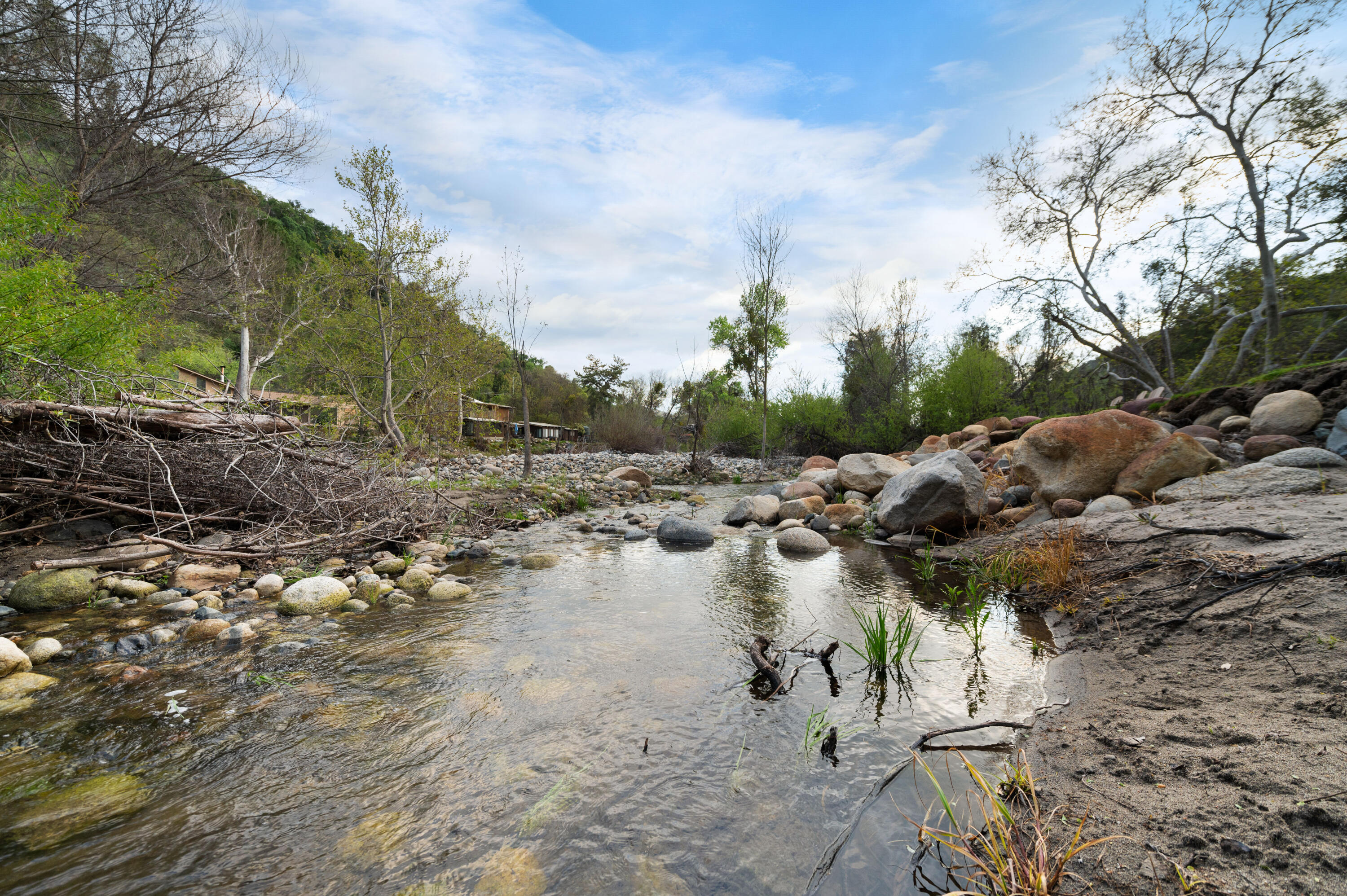 42440 Kaweah River Dr, Three Rivers, CA 93271