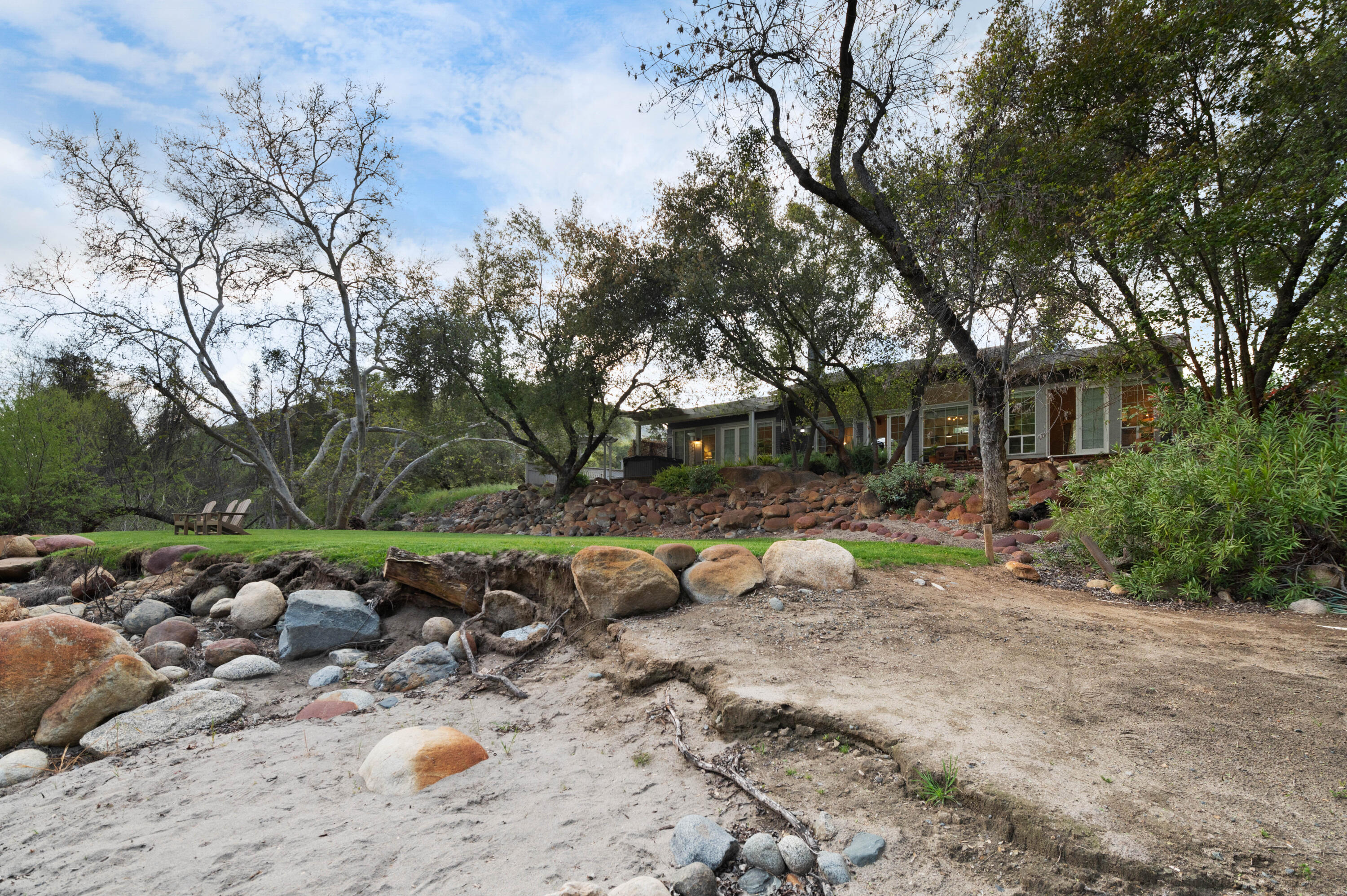 42440 Kaweah River Dr, Three Rivers, CA 93271