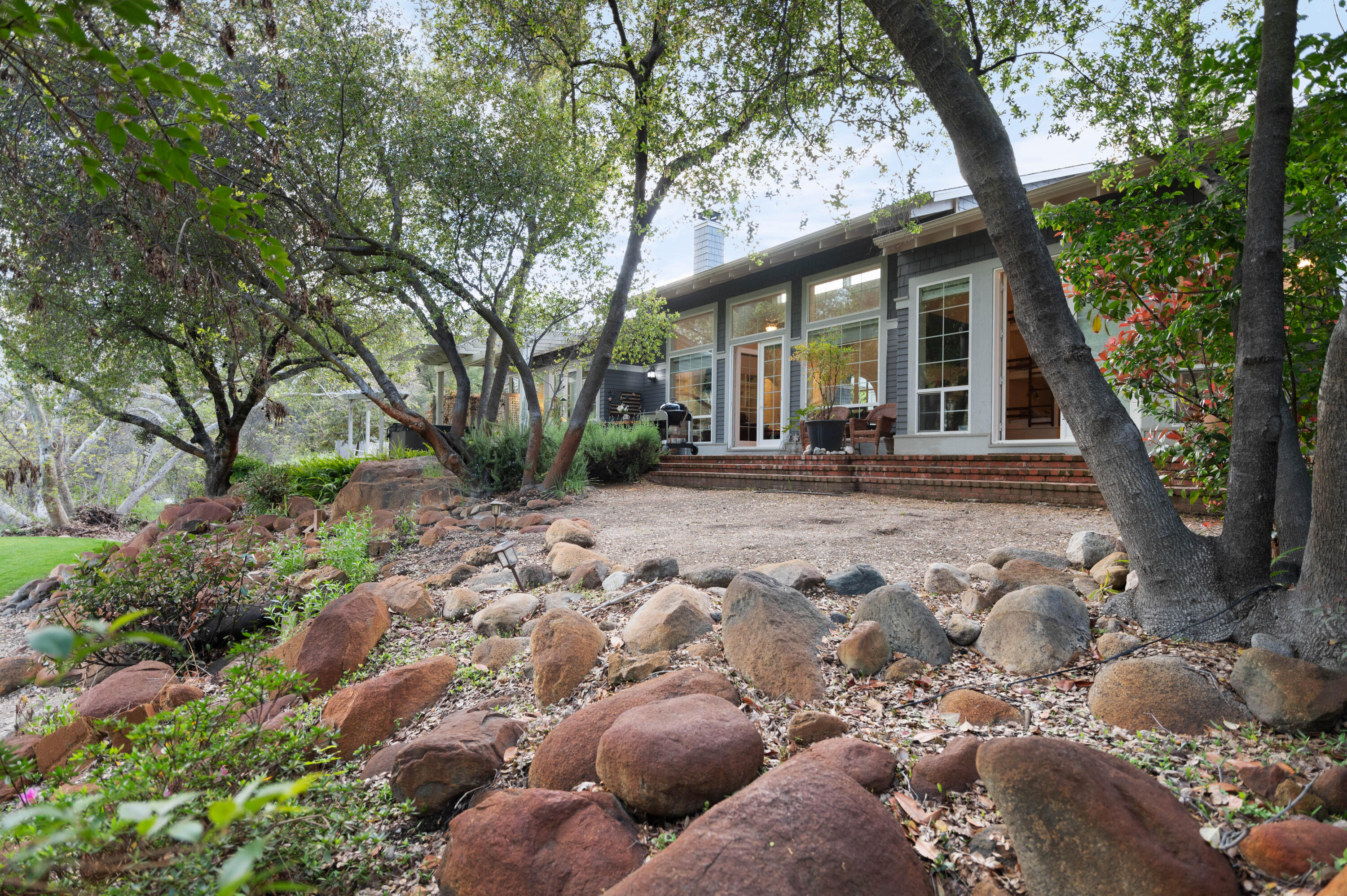 42440 Kaweah River Dr, Three Rivers, CA 93271