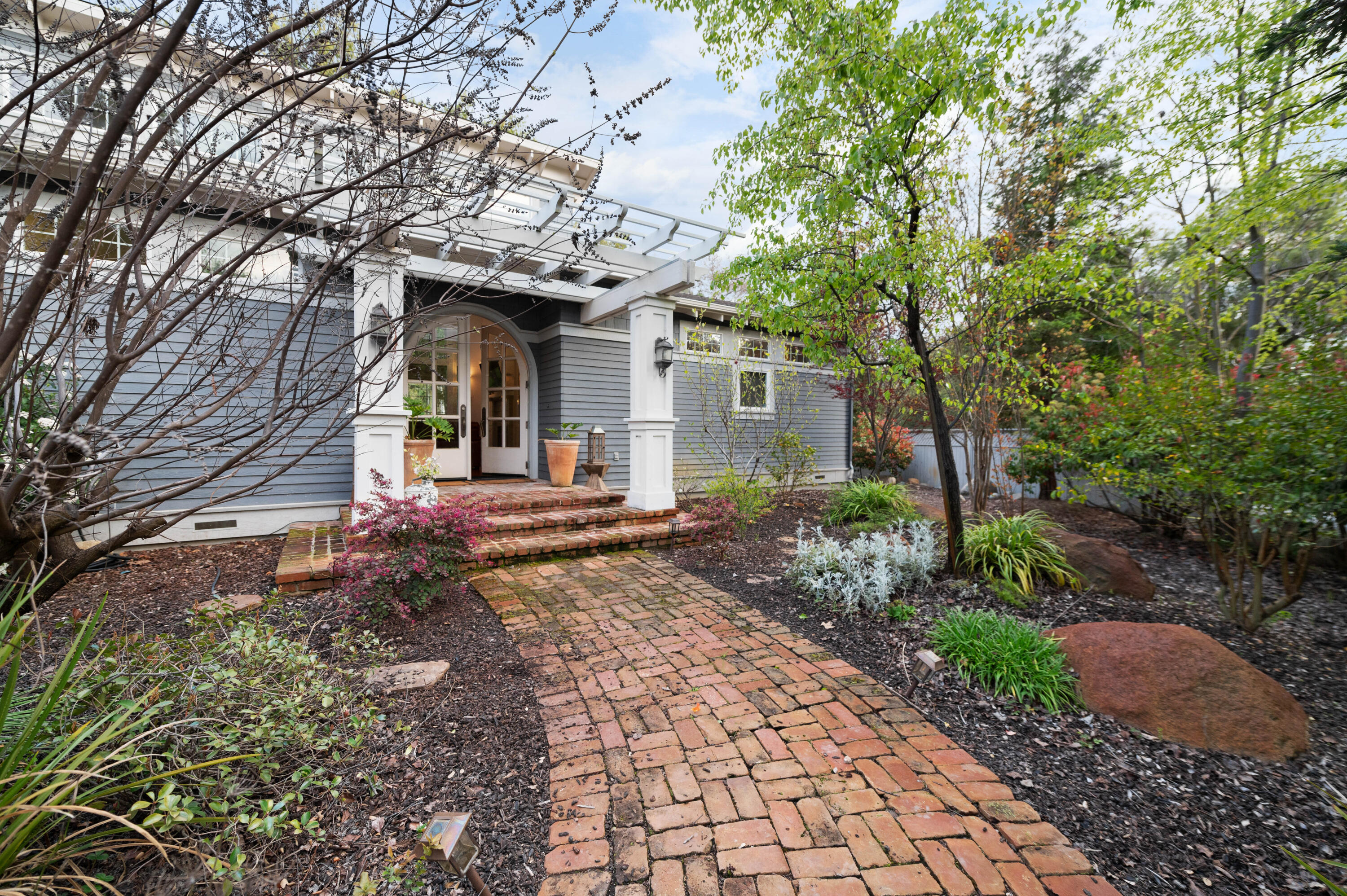 42440 Kaweah River Dr, Three Rivers, CA 93271