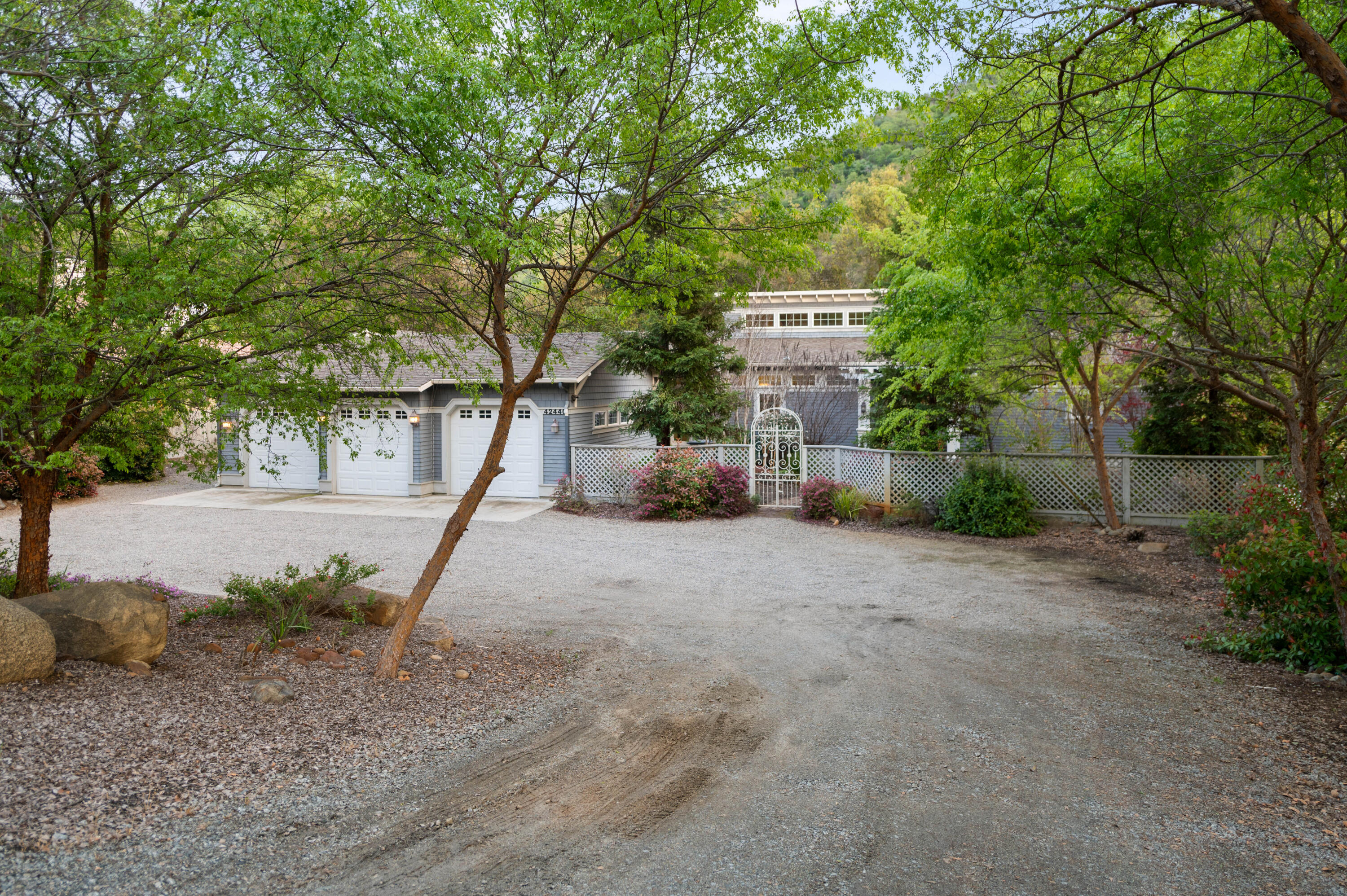42440 Kaweah River Dr, Three Rivers, CA 93271