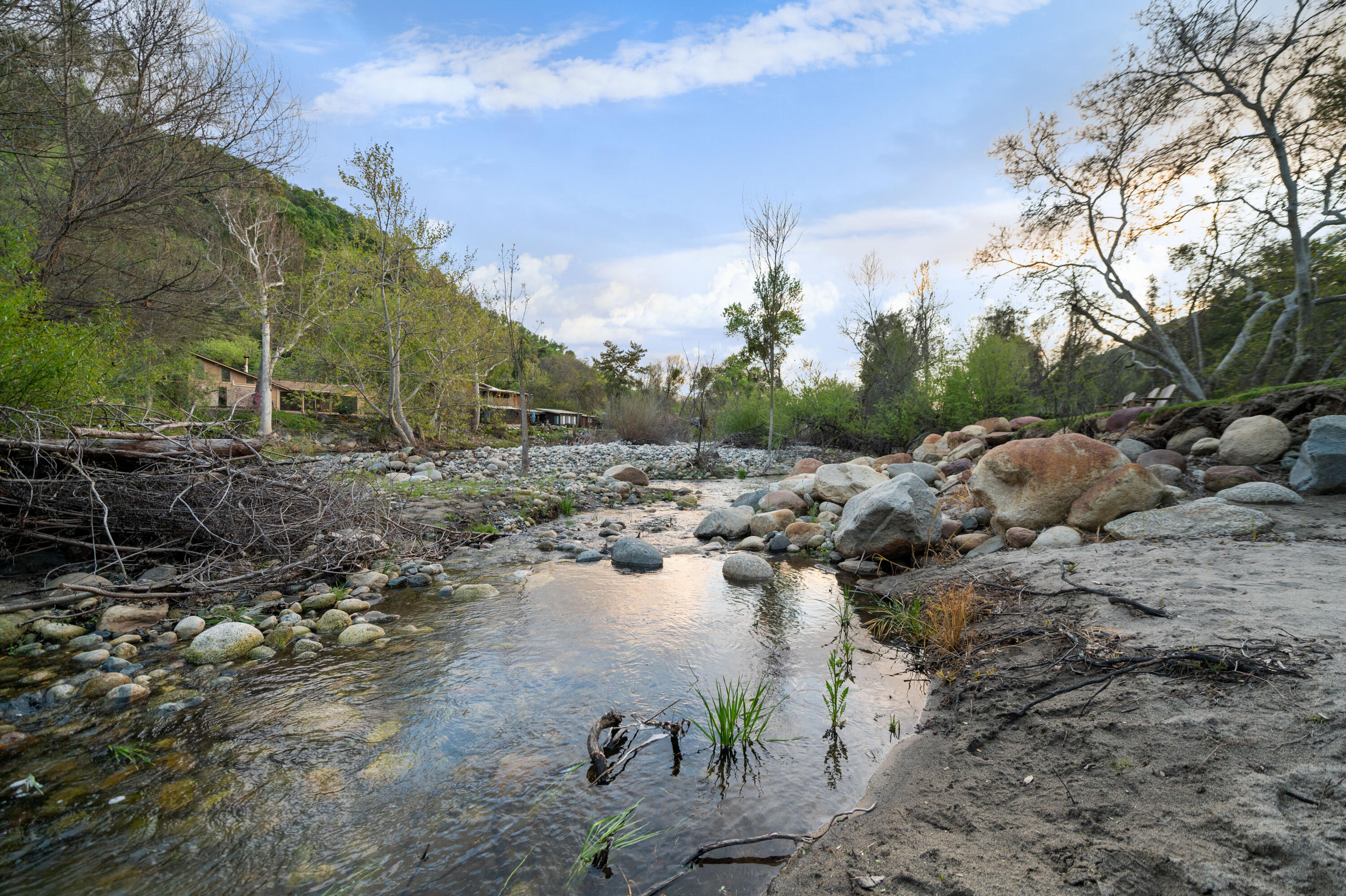 42440 Kaweah River Dr, Three Rivers, CA 93271