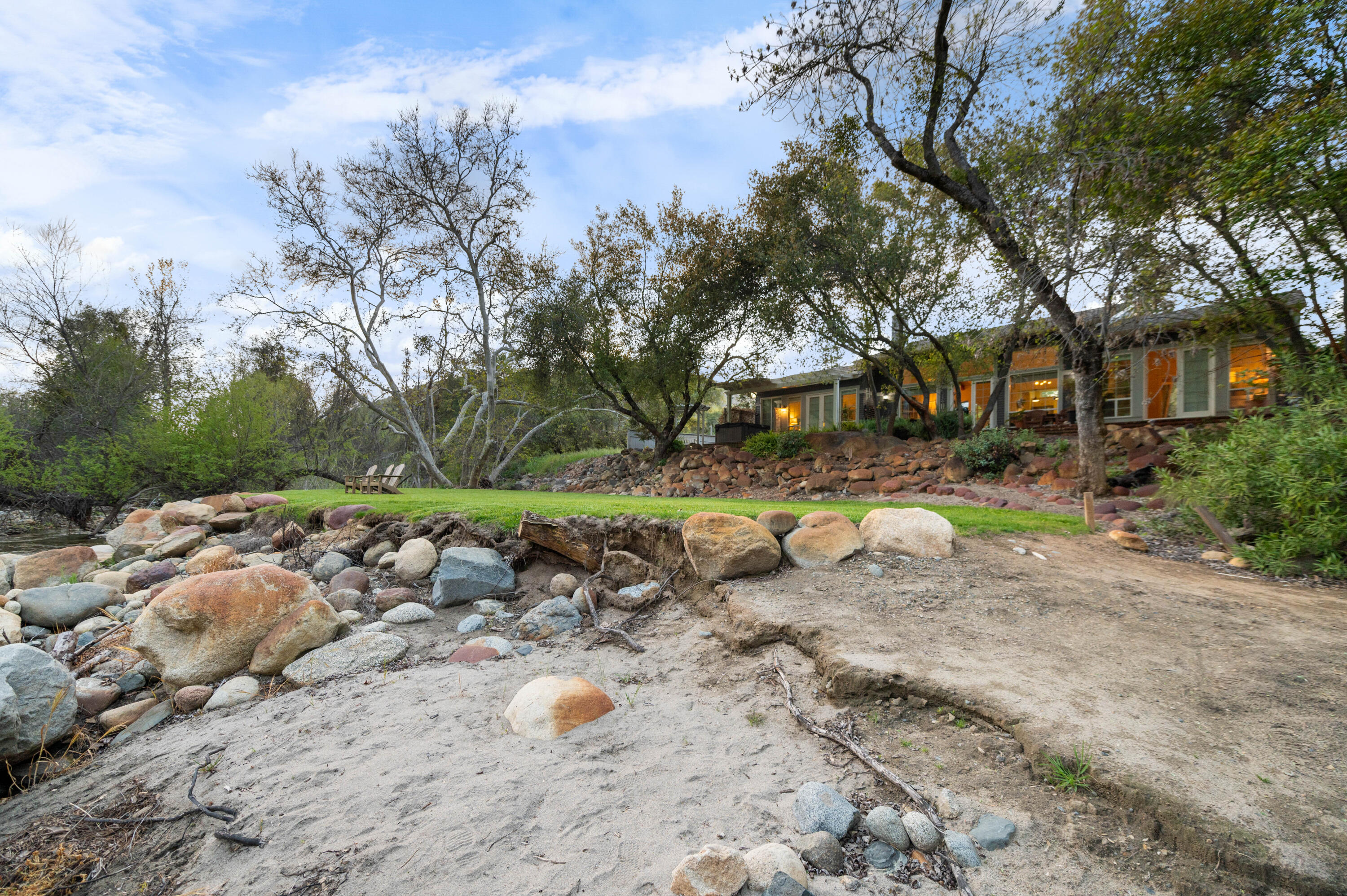 42440 Kaweah River Dr, Three Rivers, CA 93271