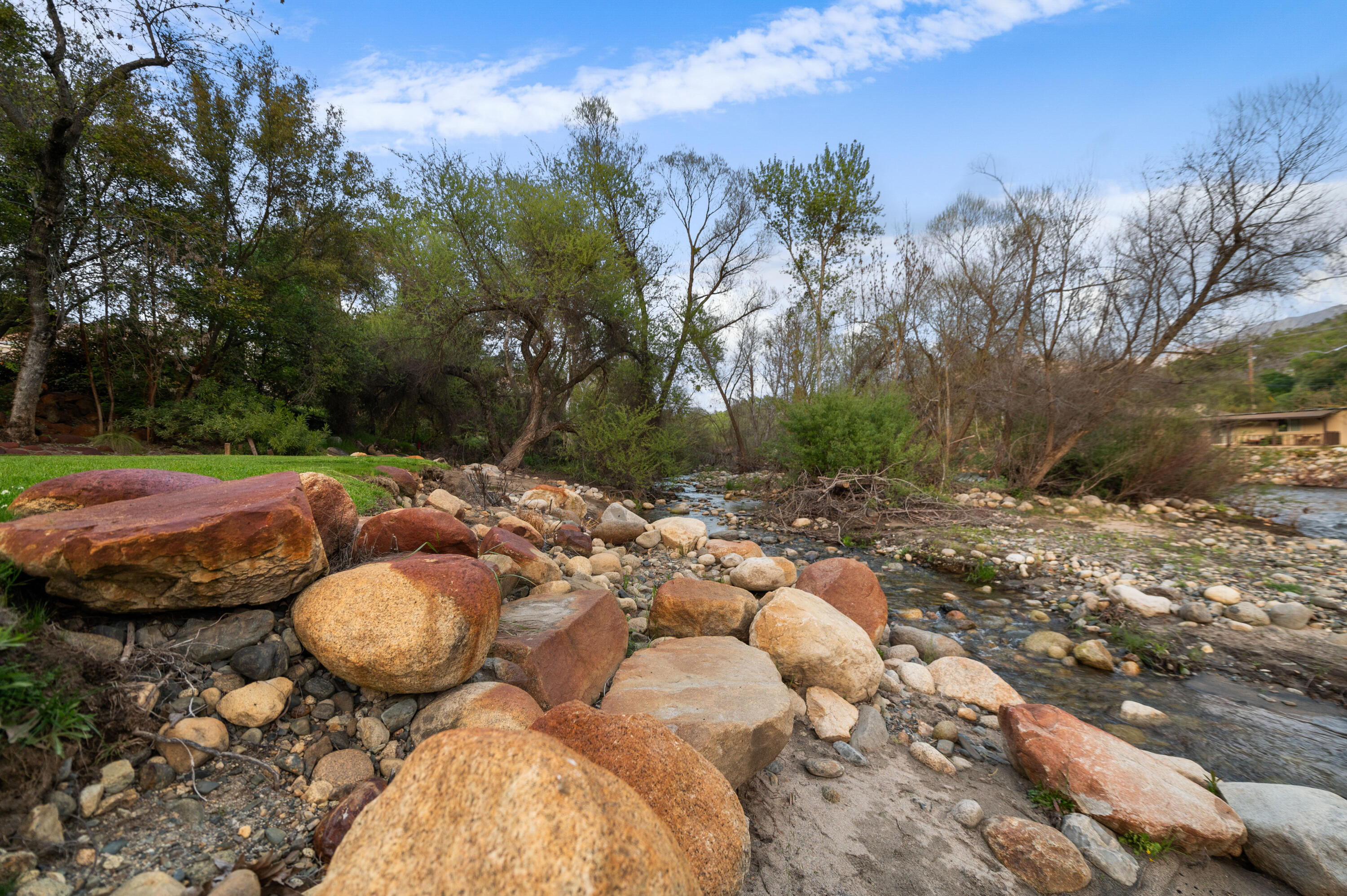 42440 Kaweah River Dr, Three Rivers, CA 93271
