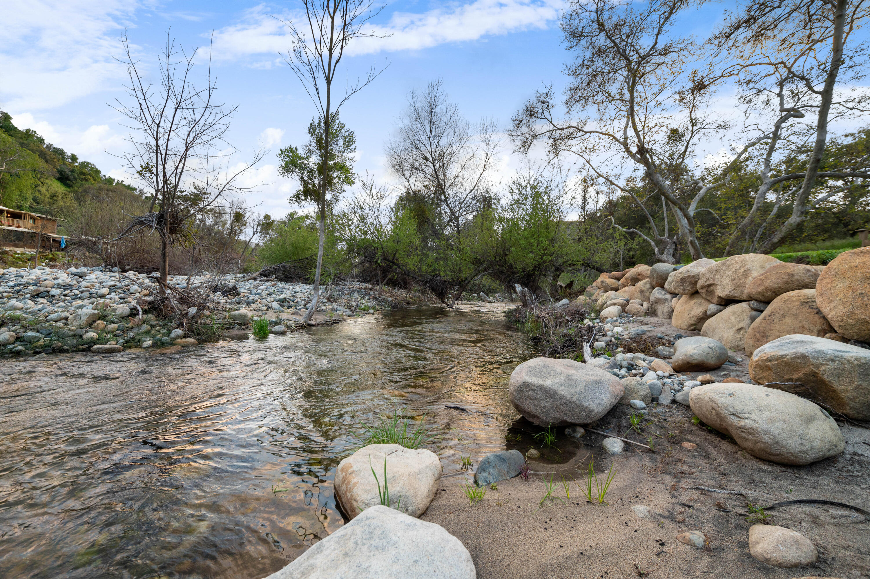 42440 Kaweah River Dr, Three Rivers, CA 93271