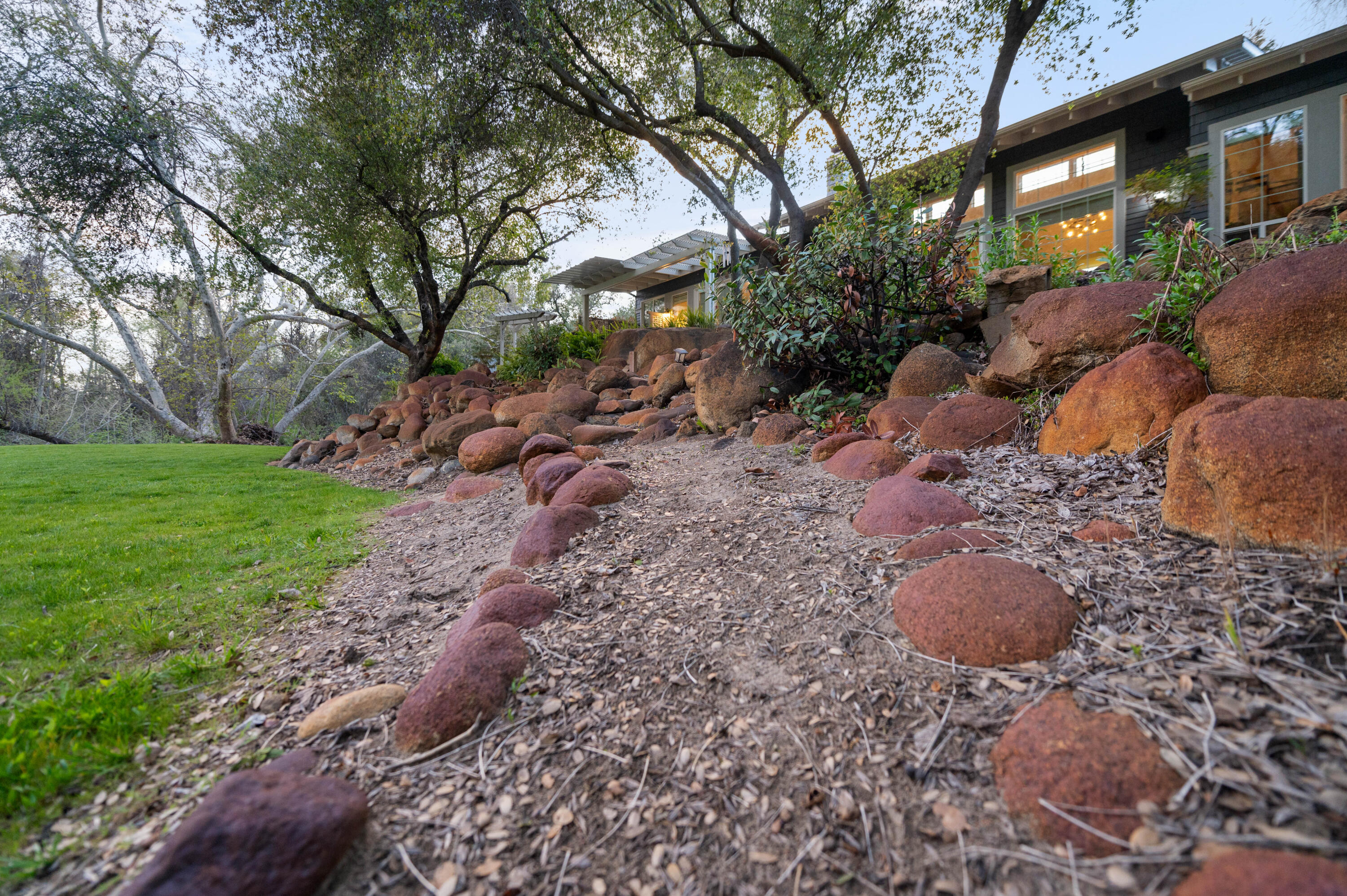 42440 Kaweah River Dr, Three Rivers, CA 93271