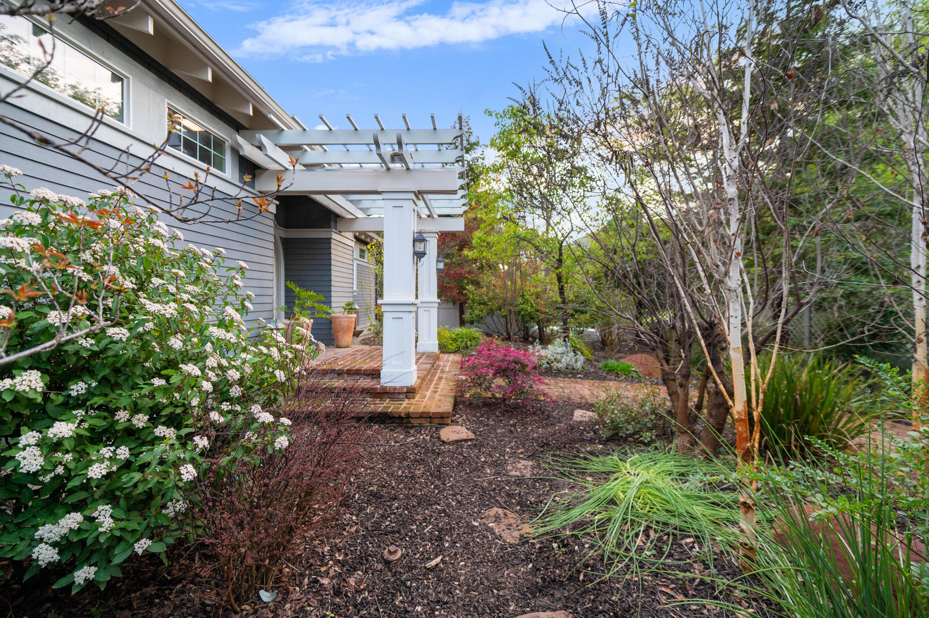 42440 Kaweah River Dr, Three Rivers, CA 93271