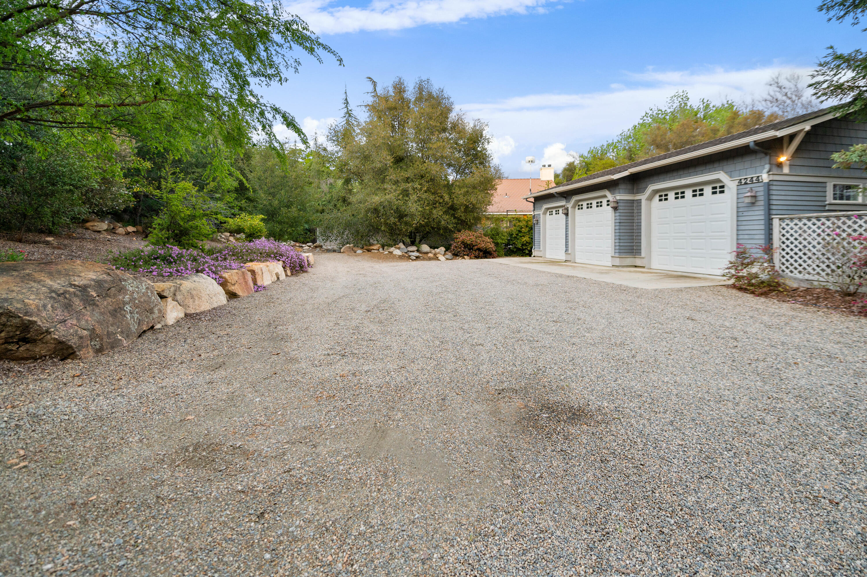 42440 Kaweah River Dr, Three Rivers, CA 93271