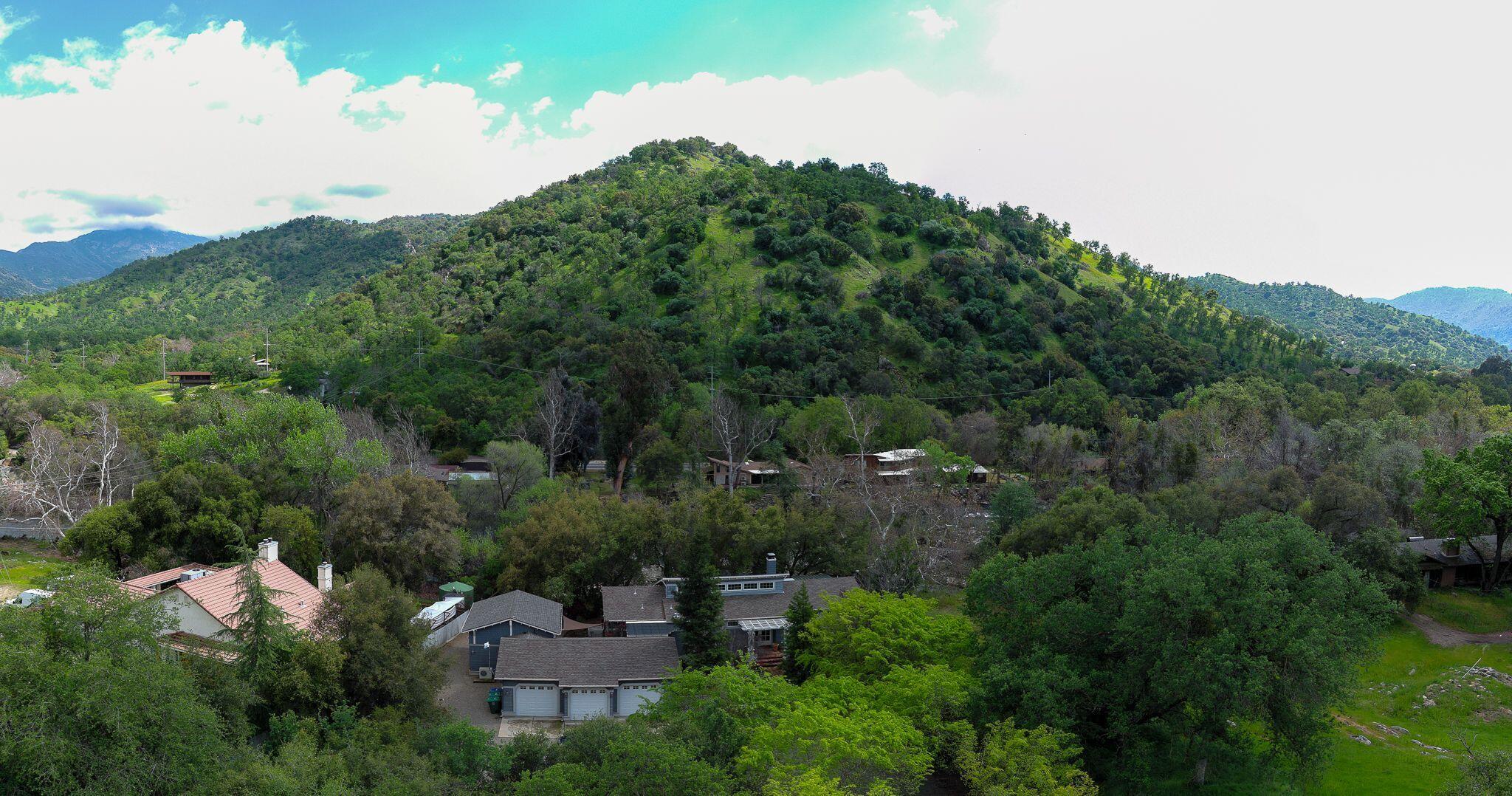 42440 Kaweah River Dr, Three Rivers, CA 93271