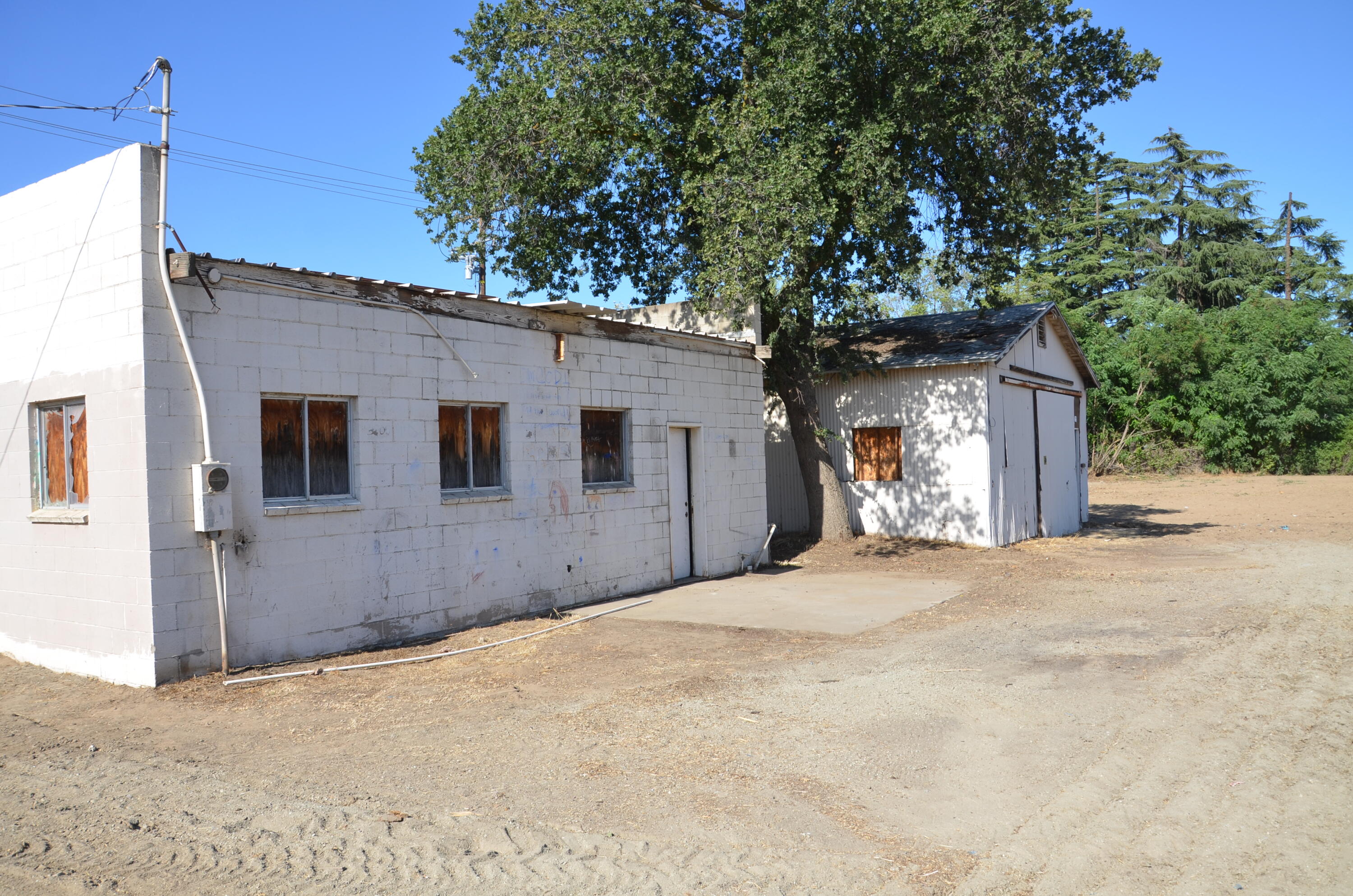 1915 E Houston Ave, Visalia, CA 93292