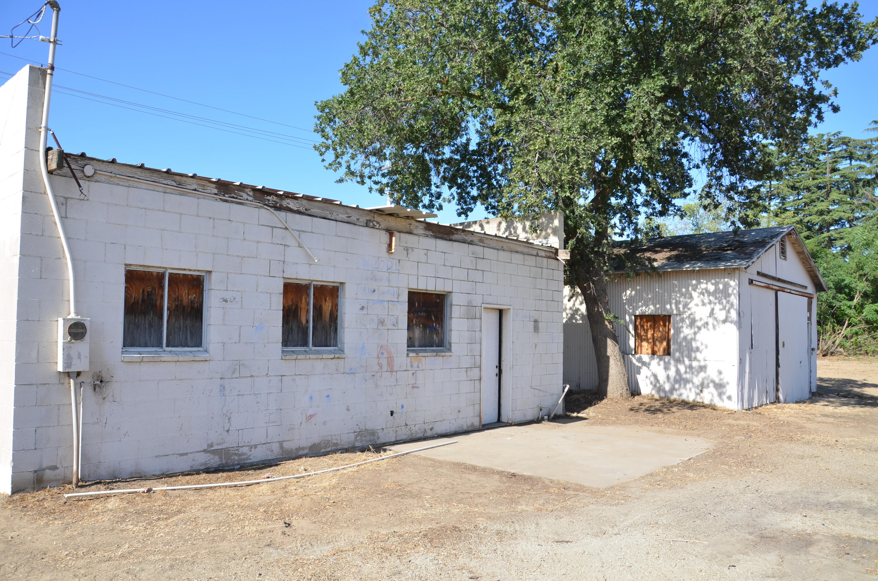 1915 E Houston Ave, Visalia, CA 93292