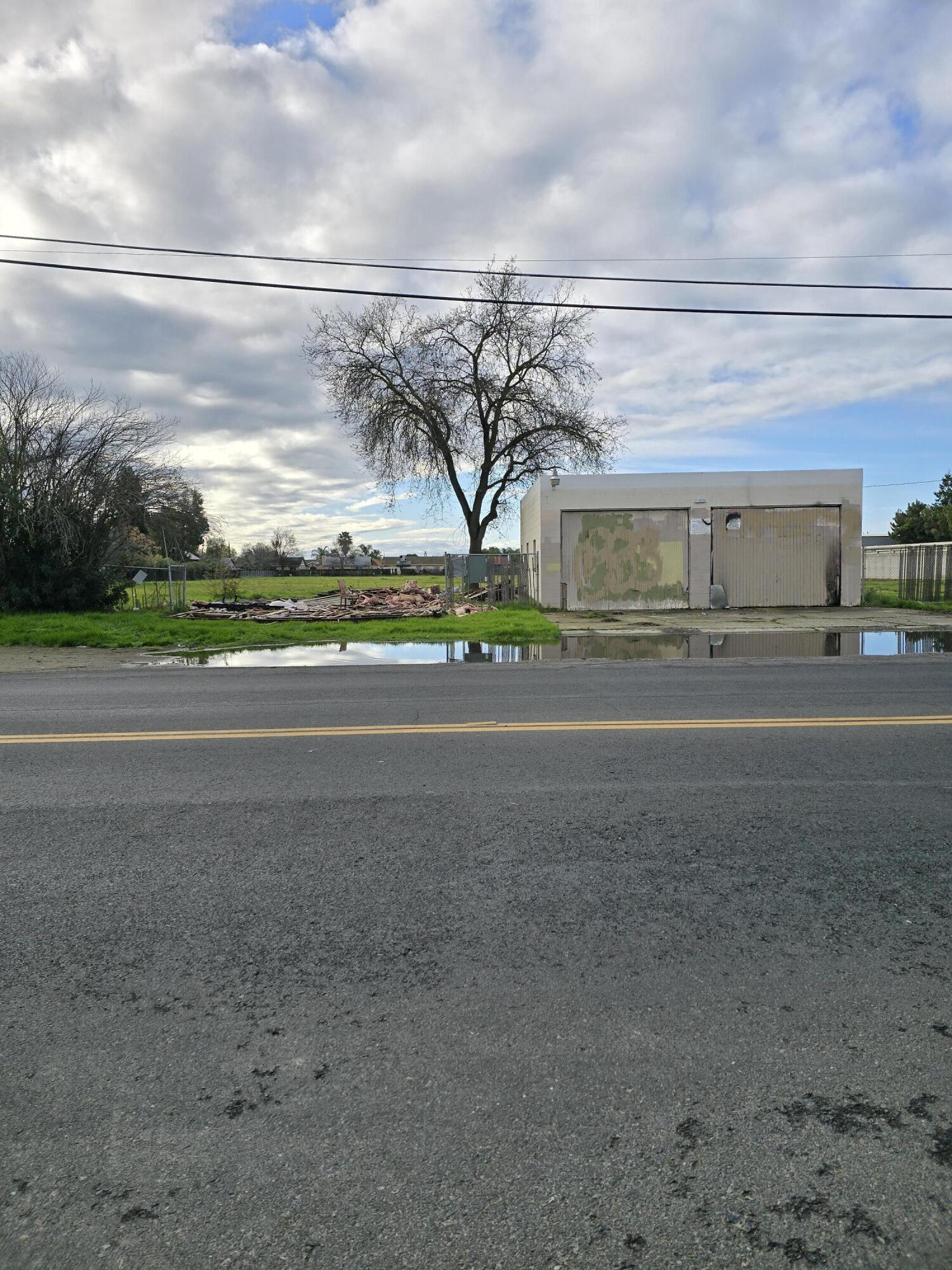 1915 E Houston Ave, Visalia, CA 93292