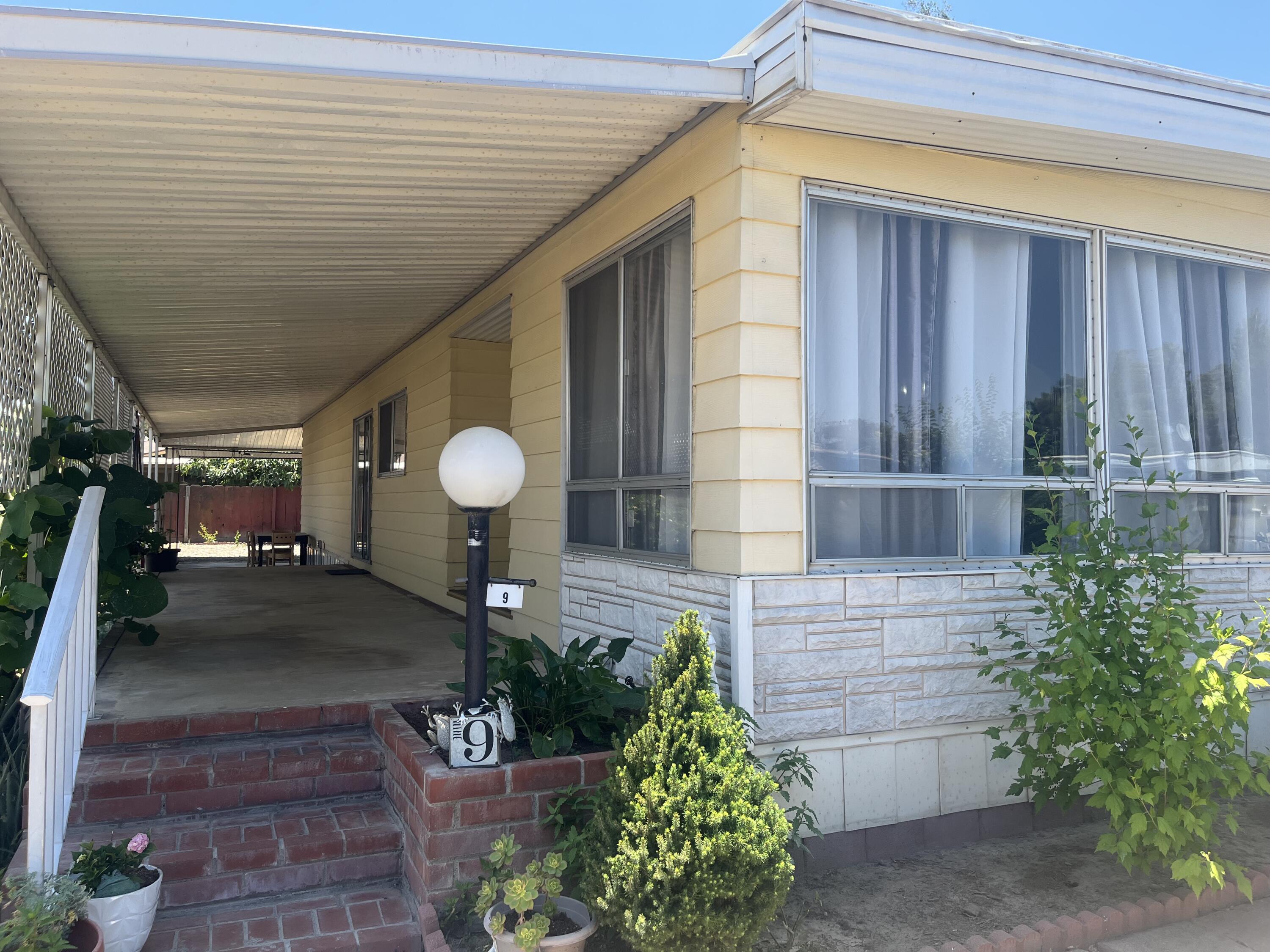 2301 S Divisadero St #9, Visalia, CA 93277