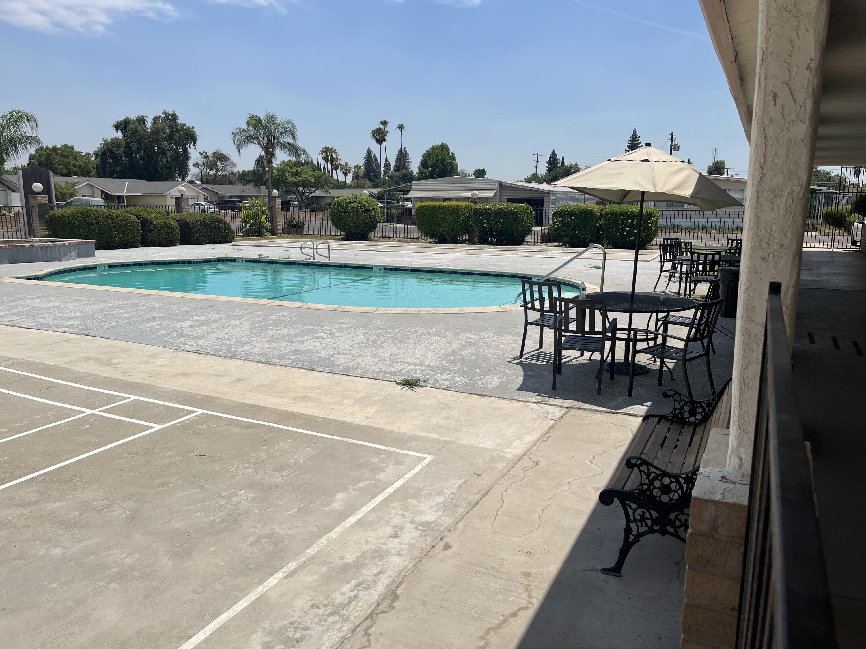 2301 S Divisadero St #9, Visalia, CA 93277