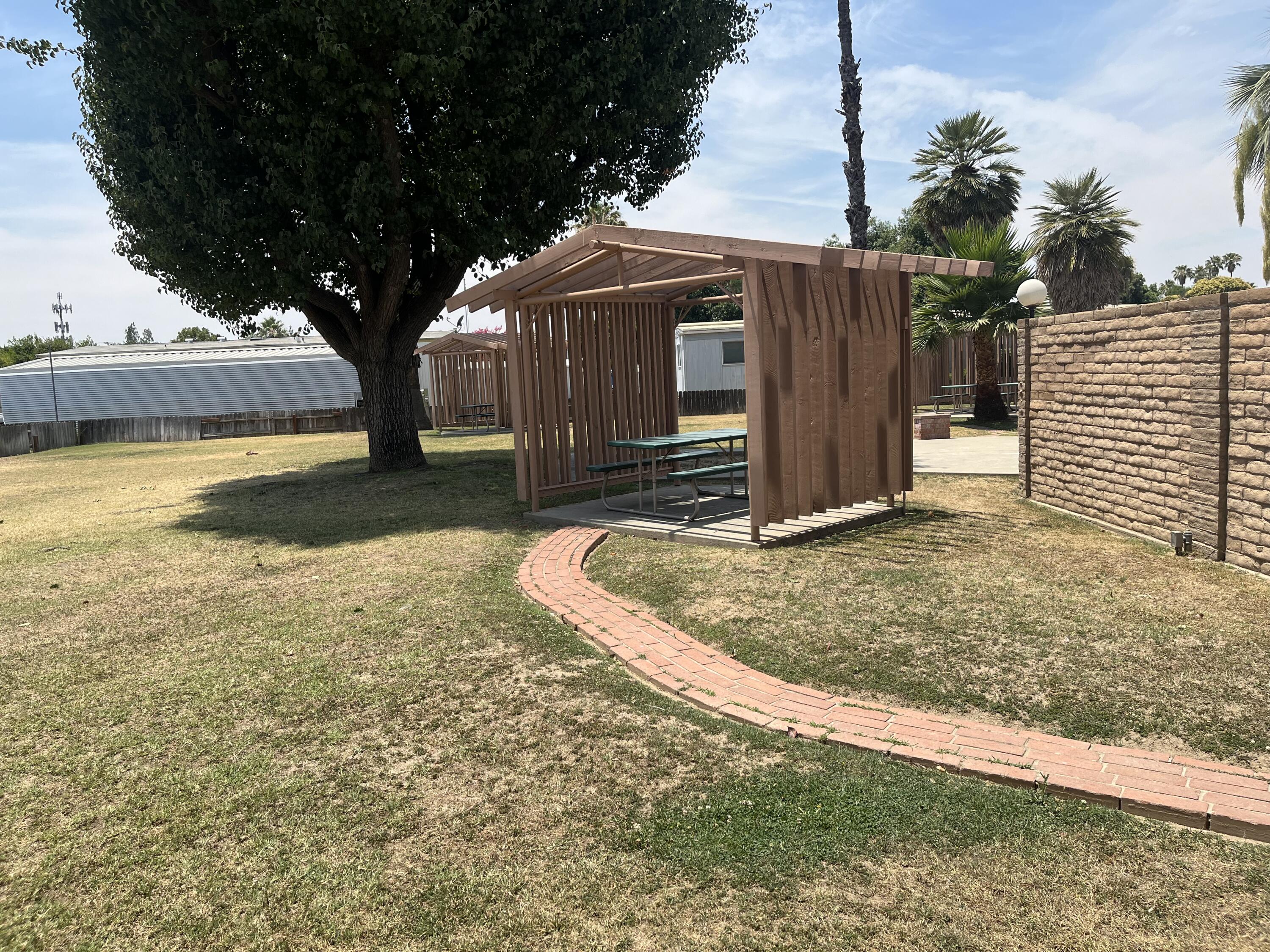 2301 S Divisadero St #9, Visalia, CA 93277