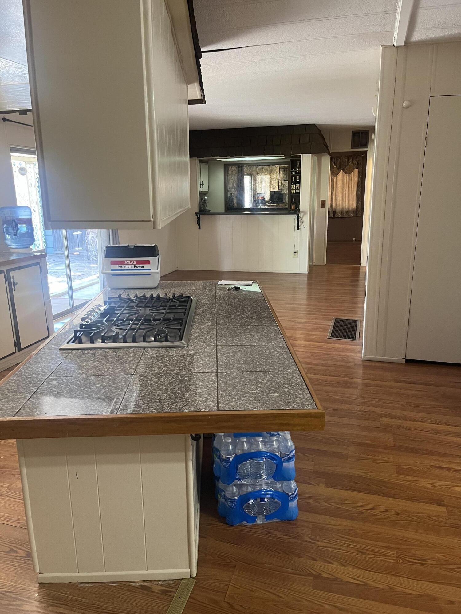 2301 S Divisadero St #9, Visalia, CA 93277