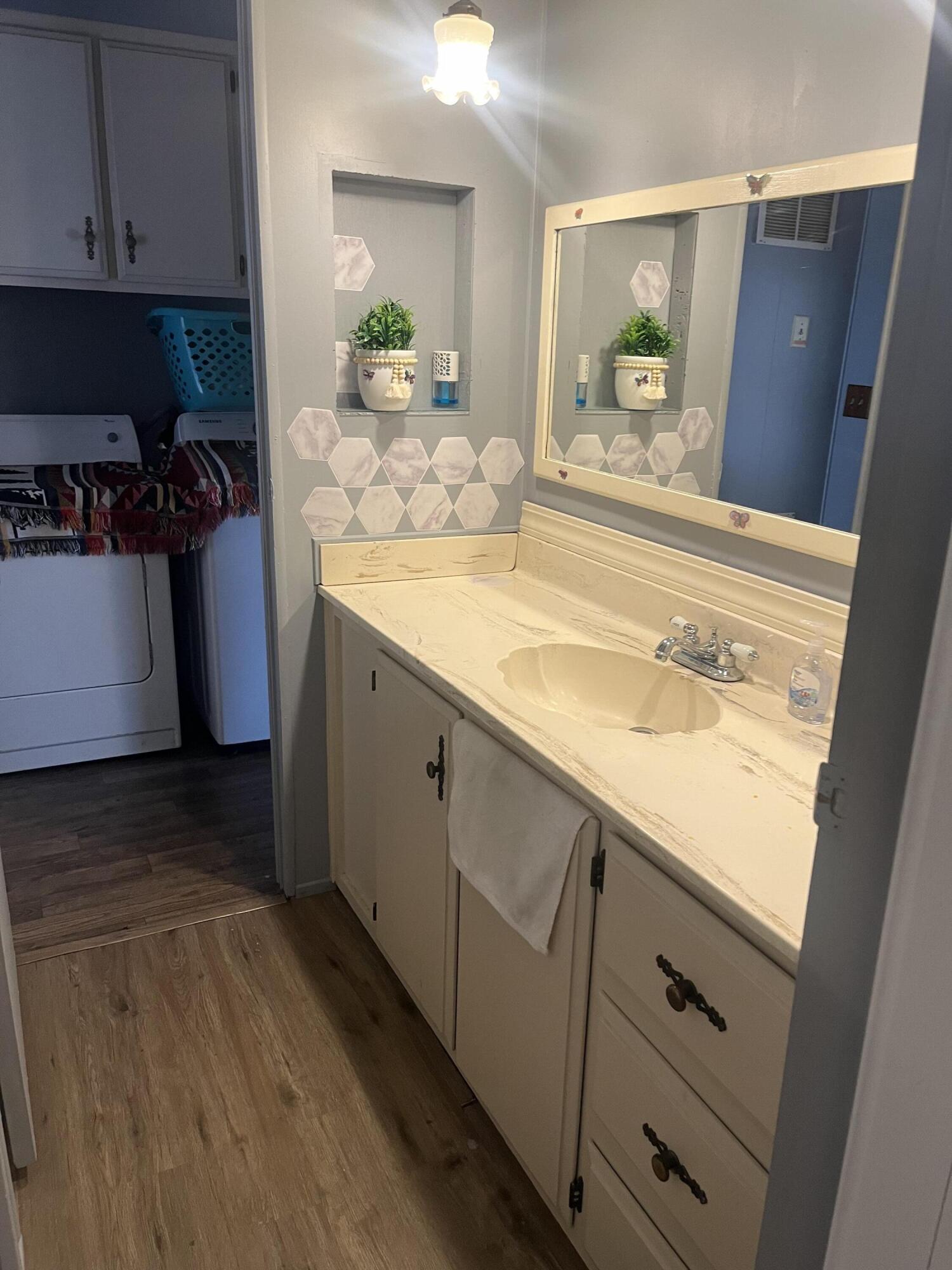 2301 S Divisadero St #9, Visalia, CA 93277