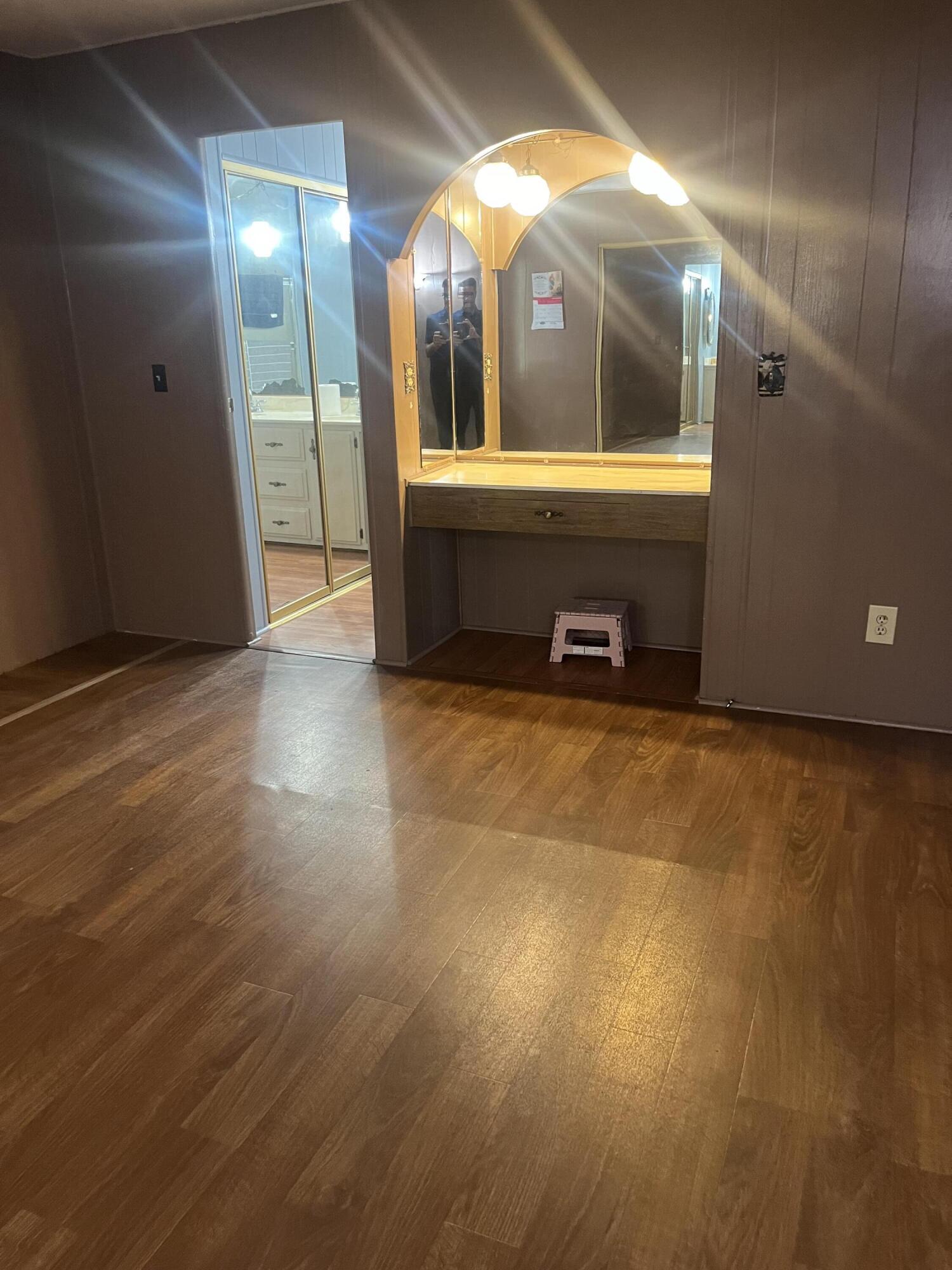 2301 S Divisadero St #9, Visalia, CA 93277