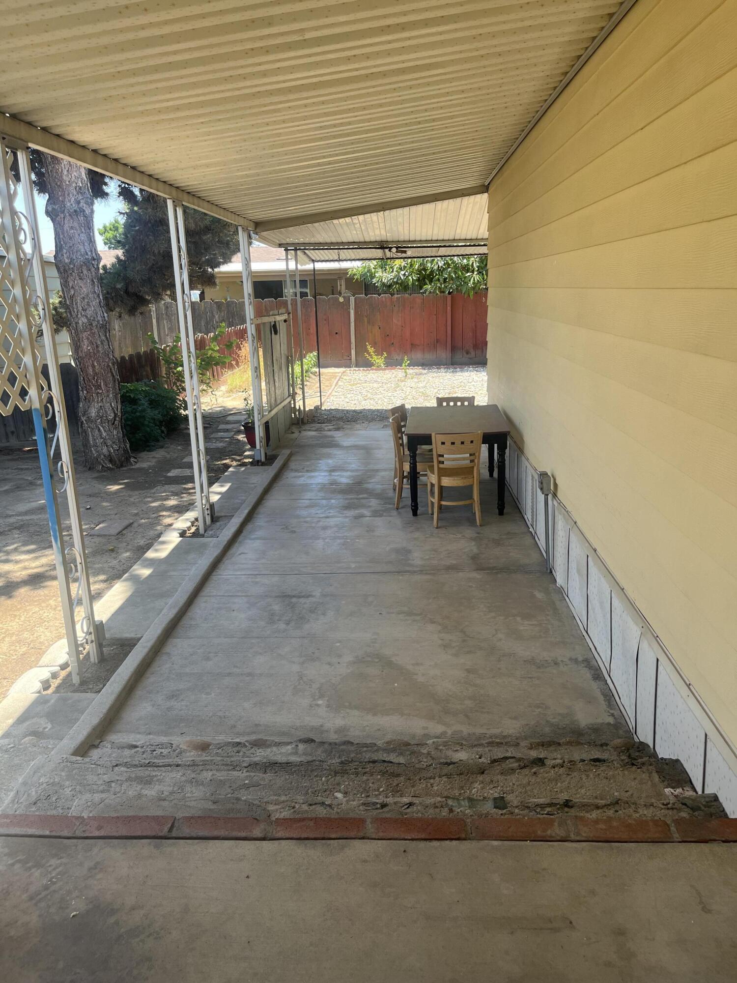2301 S Divisadero St #9, Visalia, CA 93277