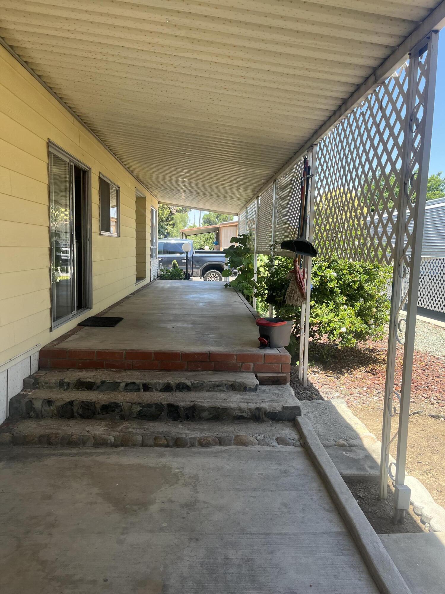 2301 S Divisadero St #9, Visalia, CA 93277