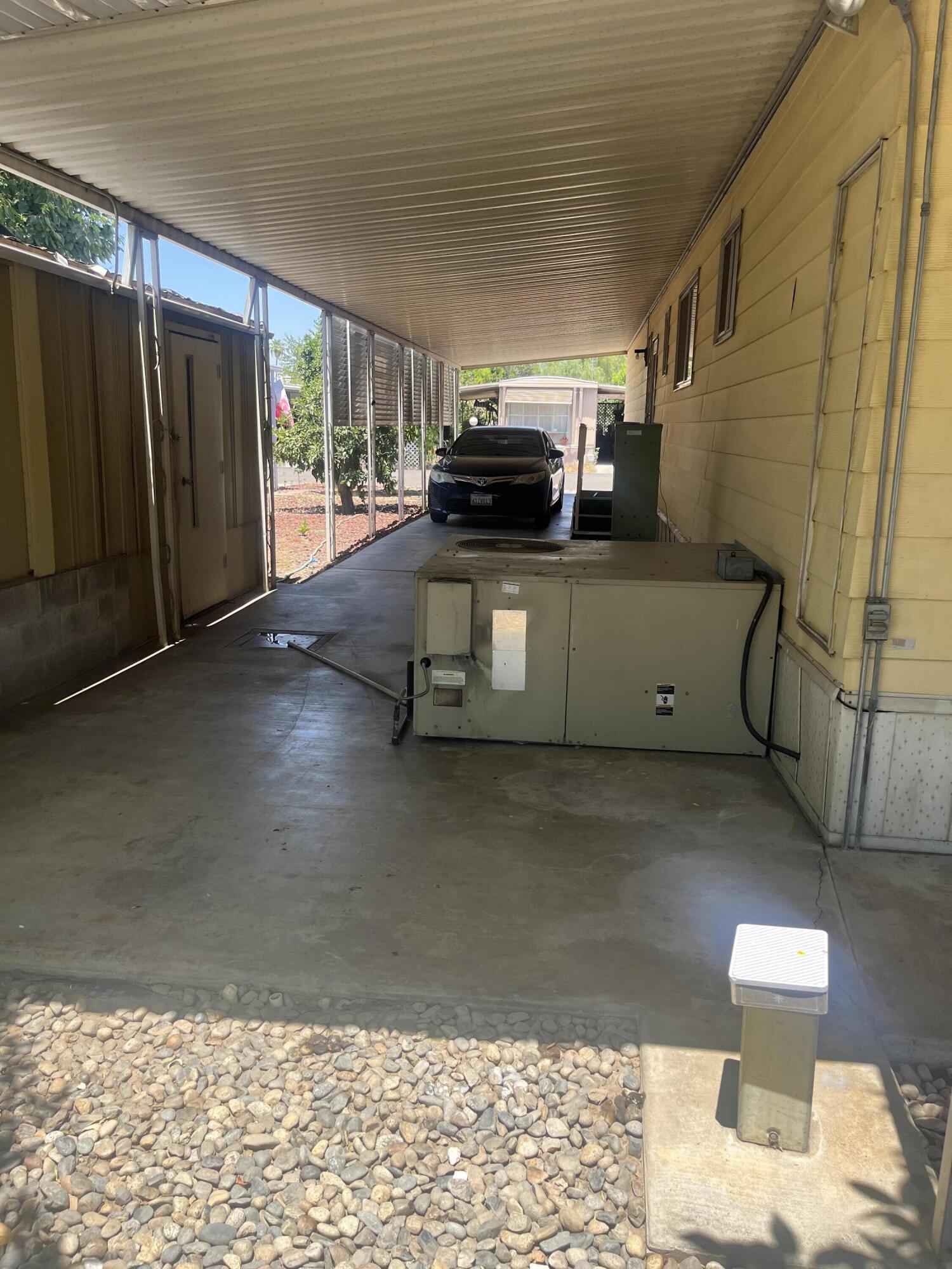 2301 S Divisadero St #9, Visalia, CA 93277