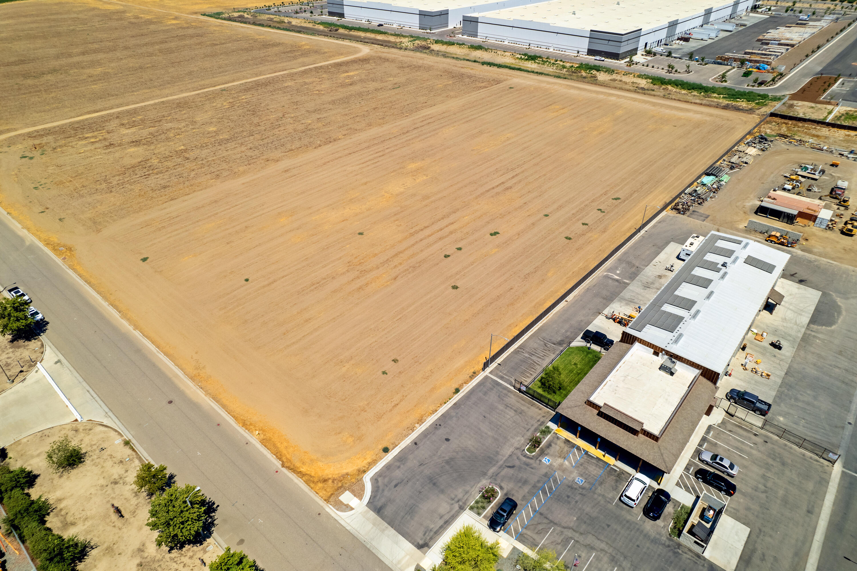 7930 W Sunnyview Ave, Visalia, CA 93291