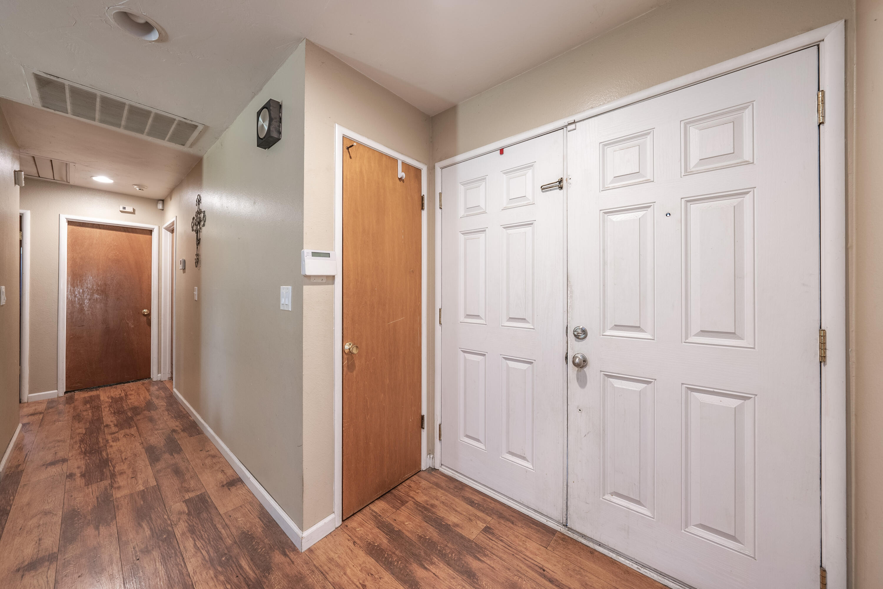 165 W Magnolia Ave, Hanford, CA 93230