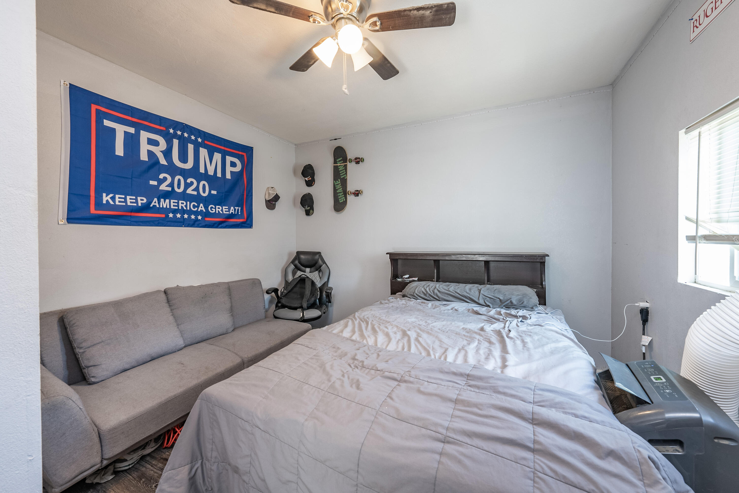 165 W Magnolia Ave, Hanford, CA 93230