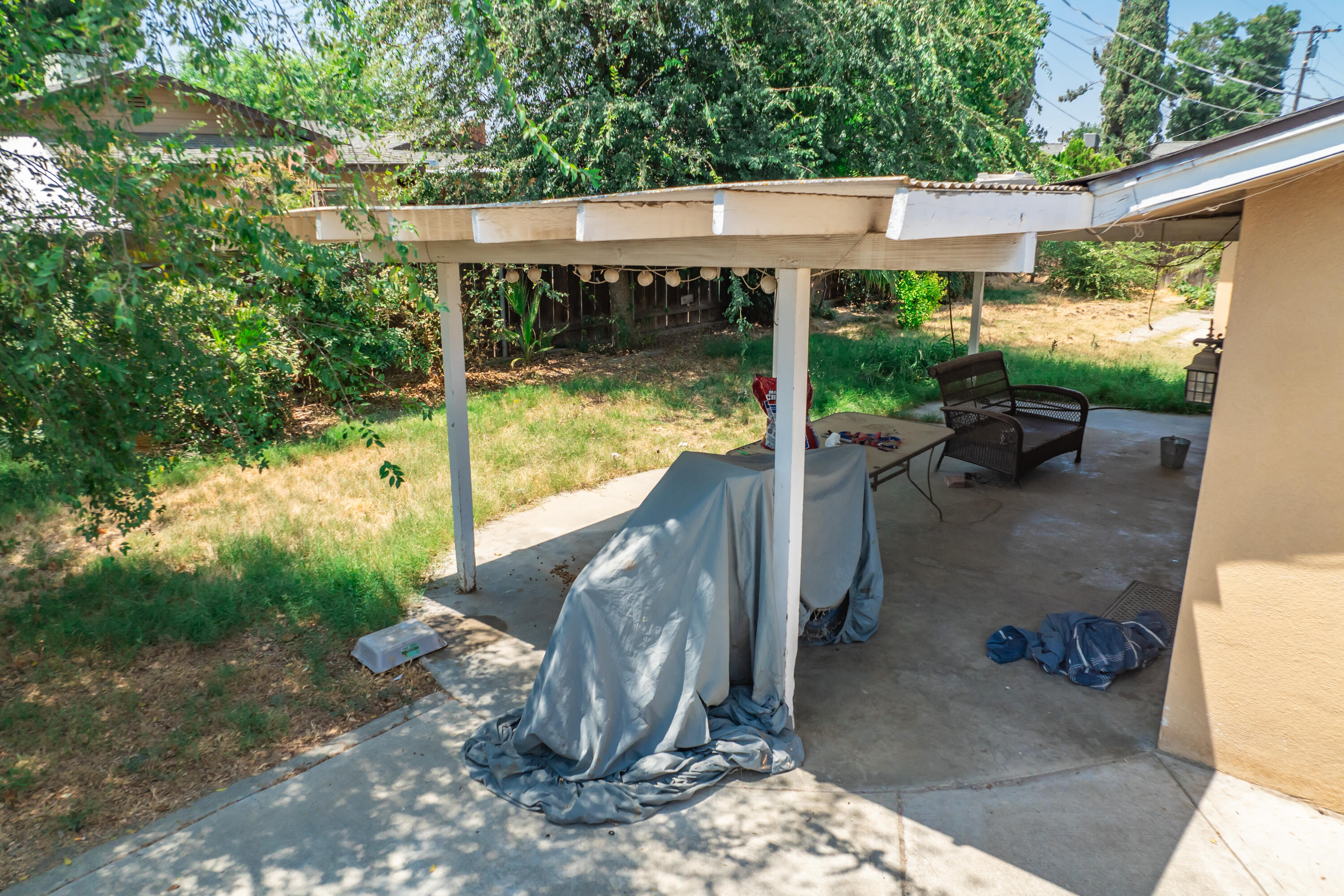 165 W Magnolia Ave, Hanford, CA 93230