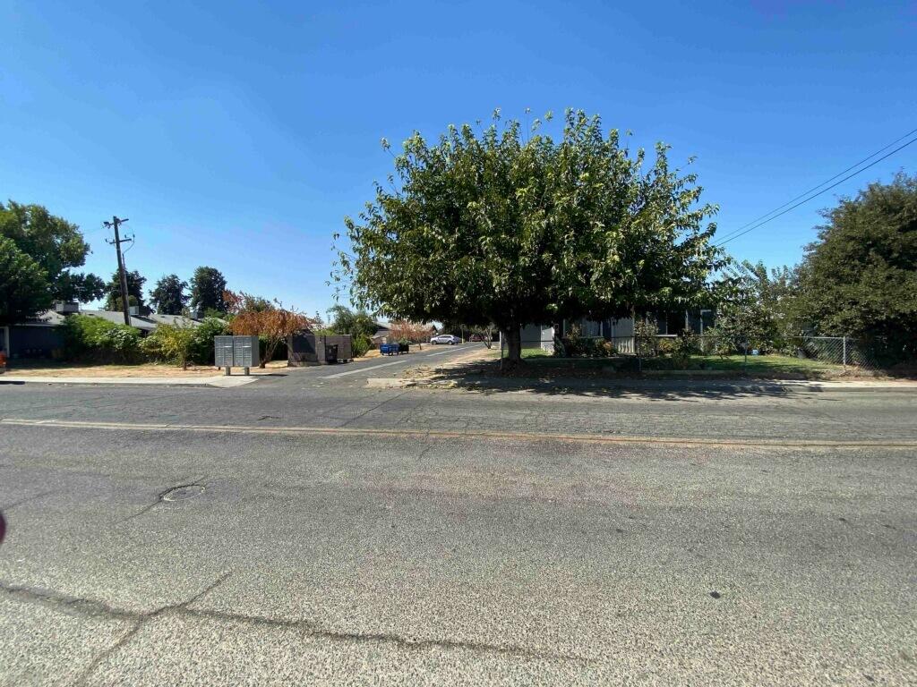 915-943 N Rinaldi St, Visalia, CA 93291