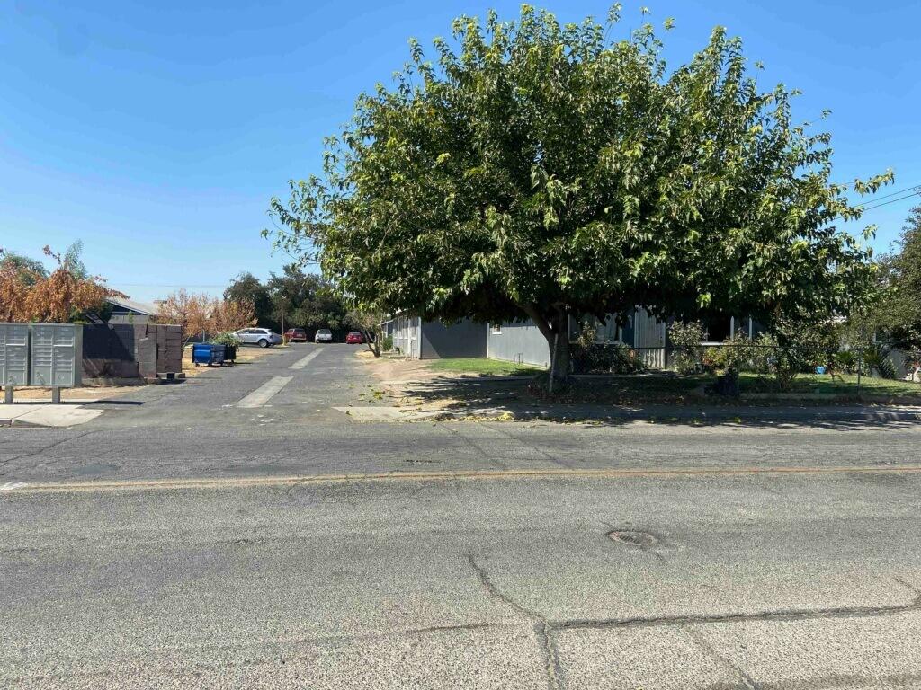 915-943 N Rinaldi St, Visalia, CA 93291