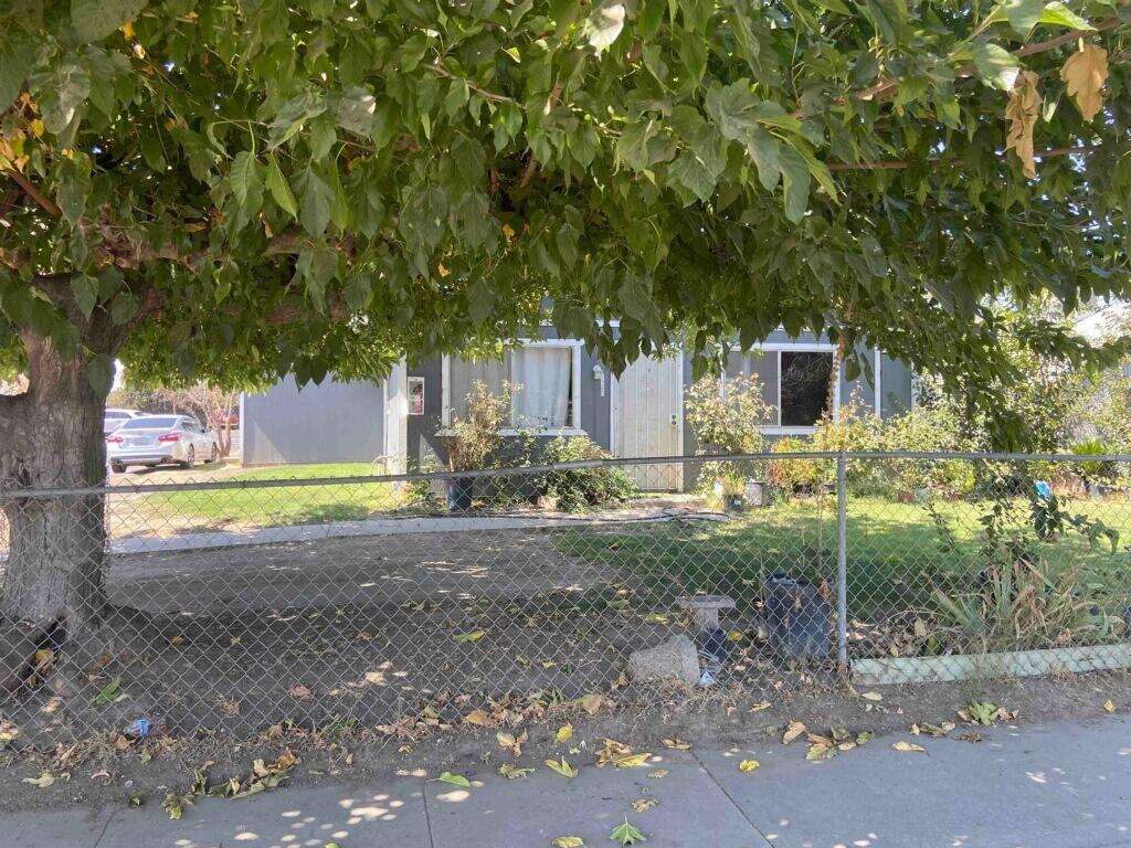 915-943 N Rinaldi St, Visalia, CA 93291