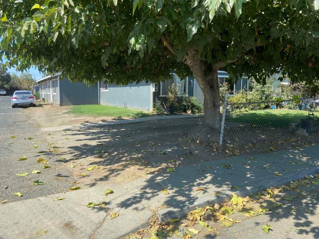 915-943 N Rinaldi St, Visalia, CA 93291