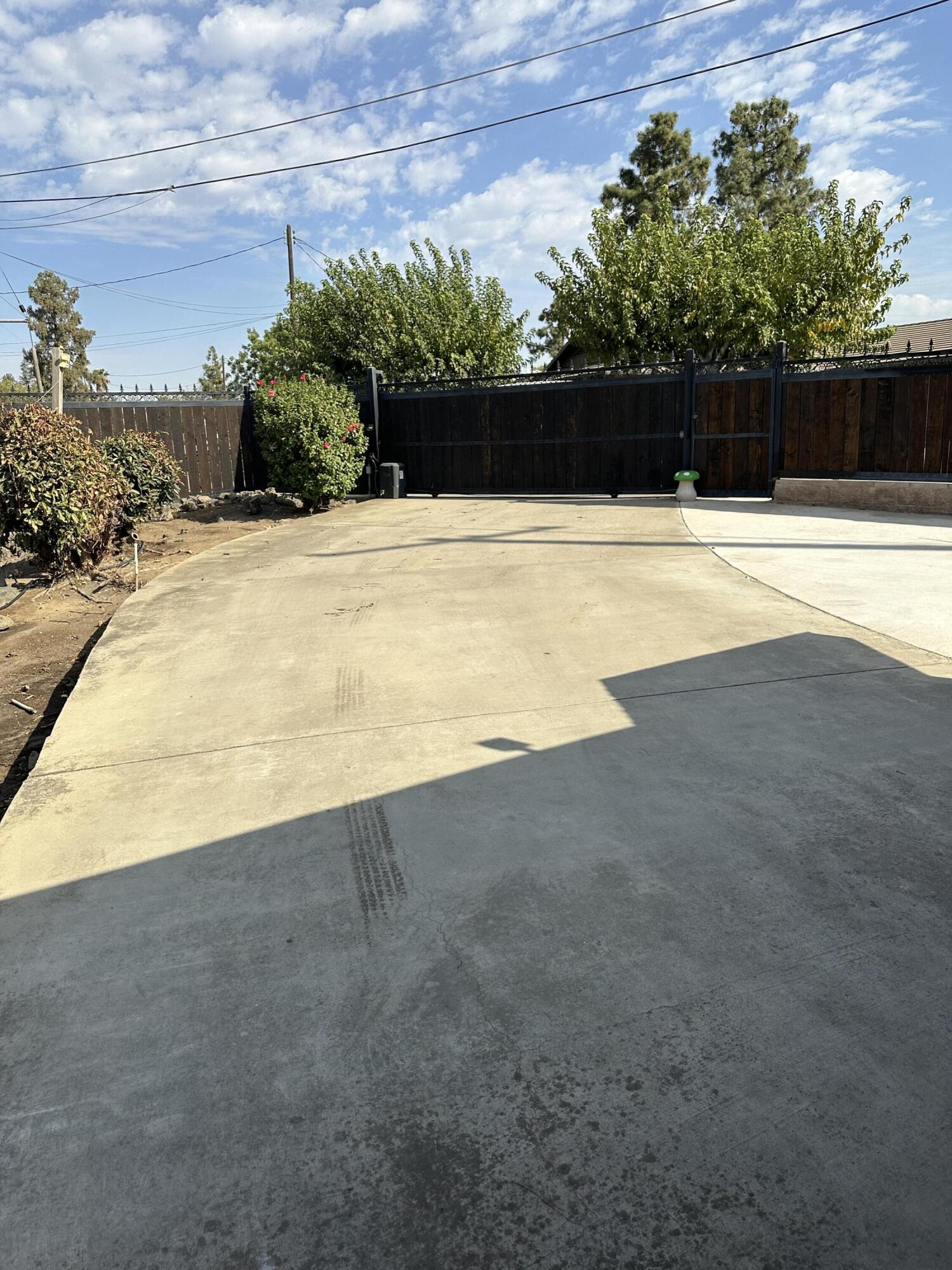 1341 Hillcrest Dr. Dr, Lindsay, CA 93247