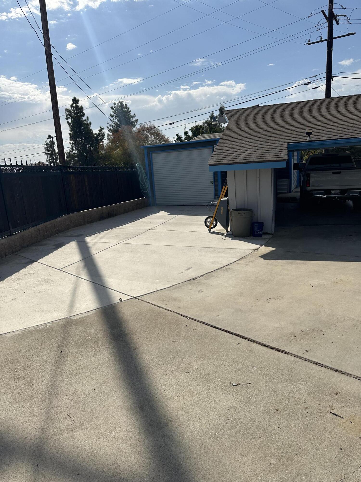 1341 Hillcrest Dr. Dr, Lindsay, CA 93247