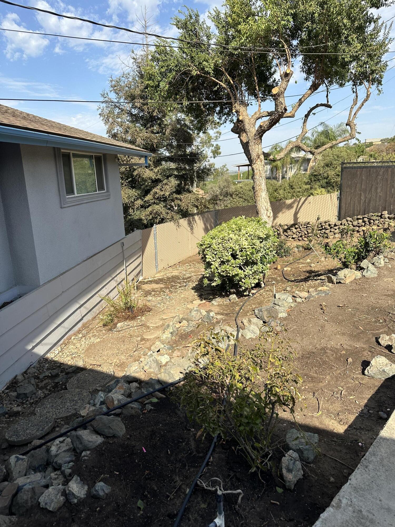 1341 Hillcrest Dr. Dr, Lindsay, CA 93247