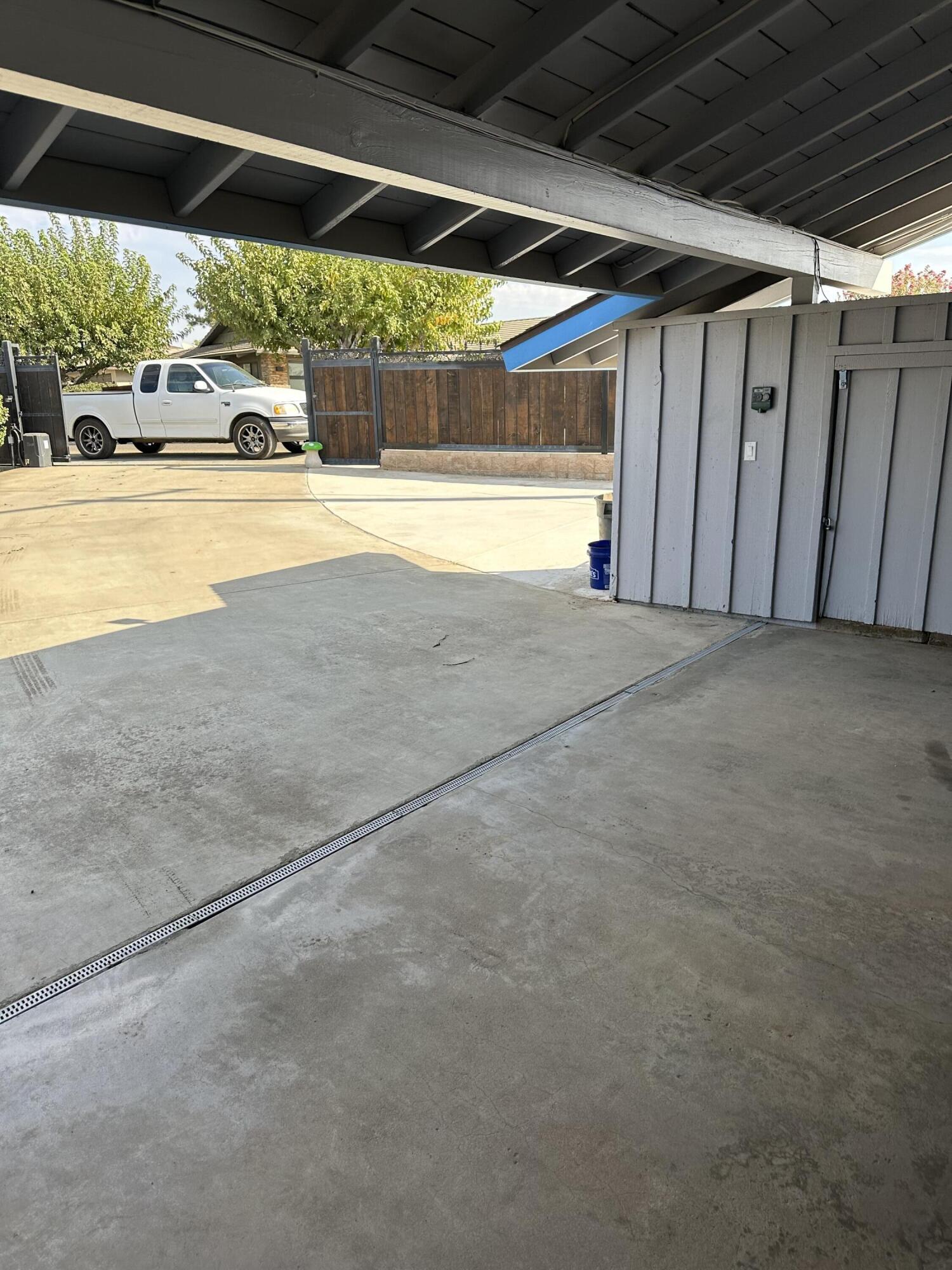 1341 Hillcrest Dr. Dr, Lindsay, CA 93247