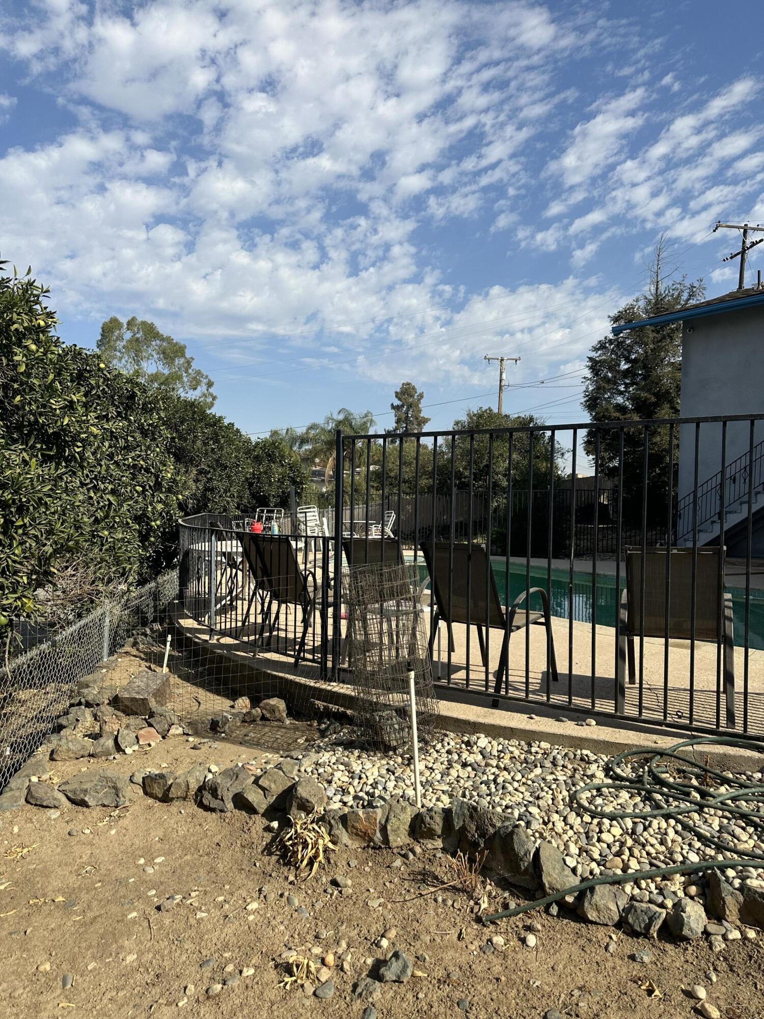 1341 Hillcrest Dr. Dr, Lindsay, CA 93247