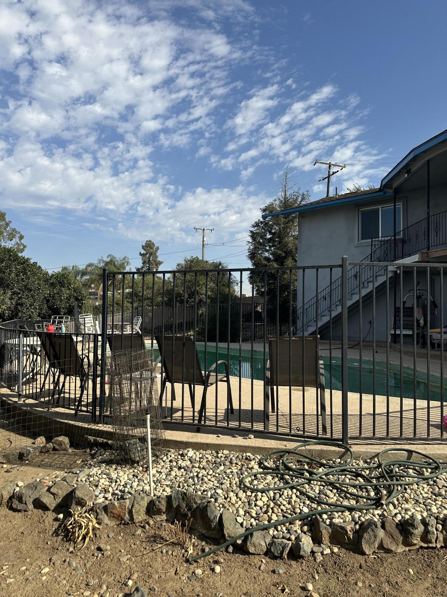 1341 Hillcrest Dr. Dr, Lindsay, CA 93247