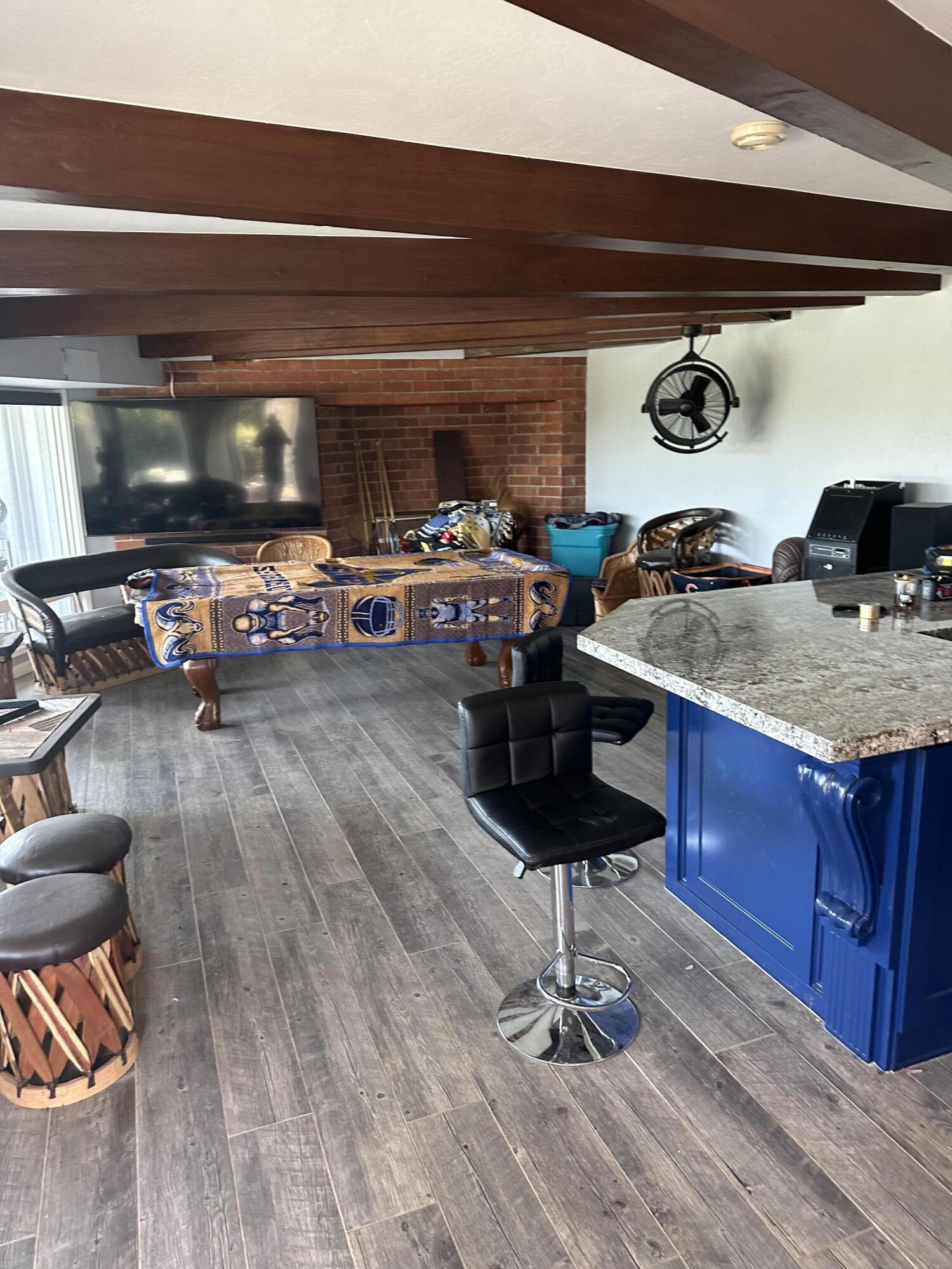 1341 Hillcrest Dr. Dr, Lindsay, CA 93247