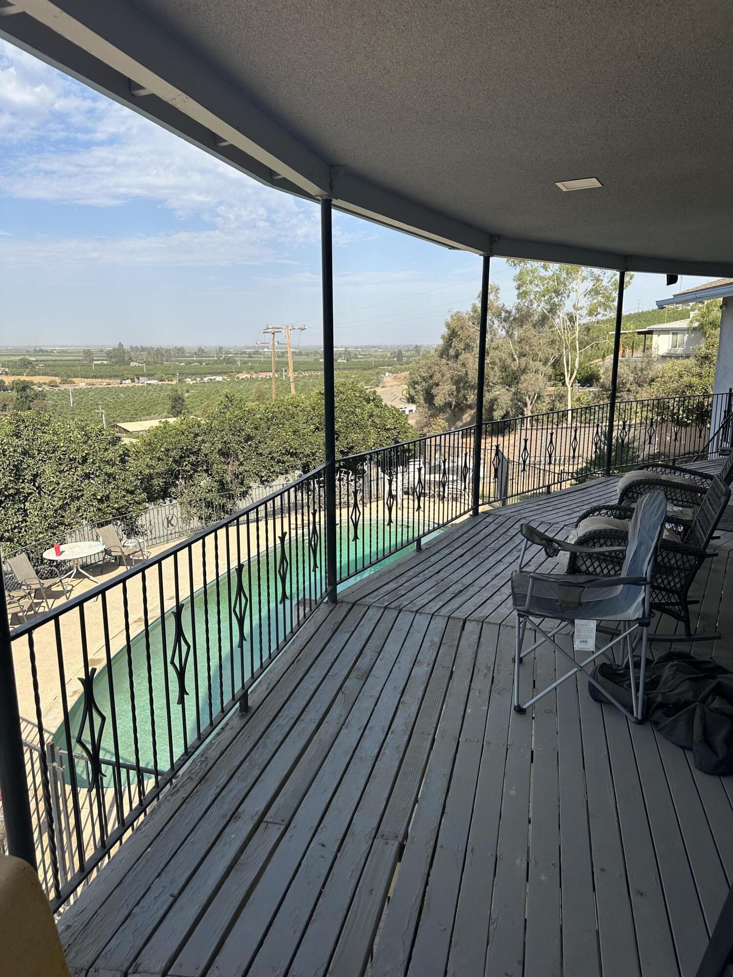 1341 Hillcrest Dr. Dr, Lindsay, CA 93247