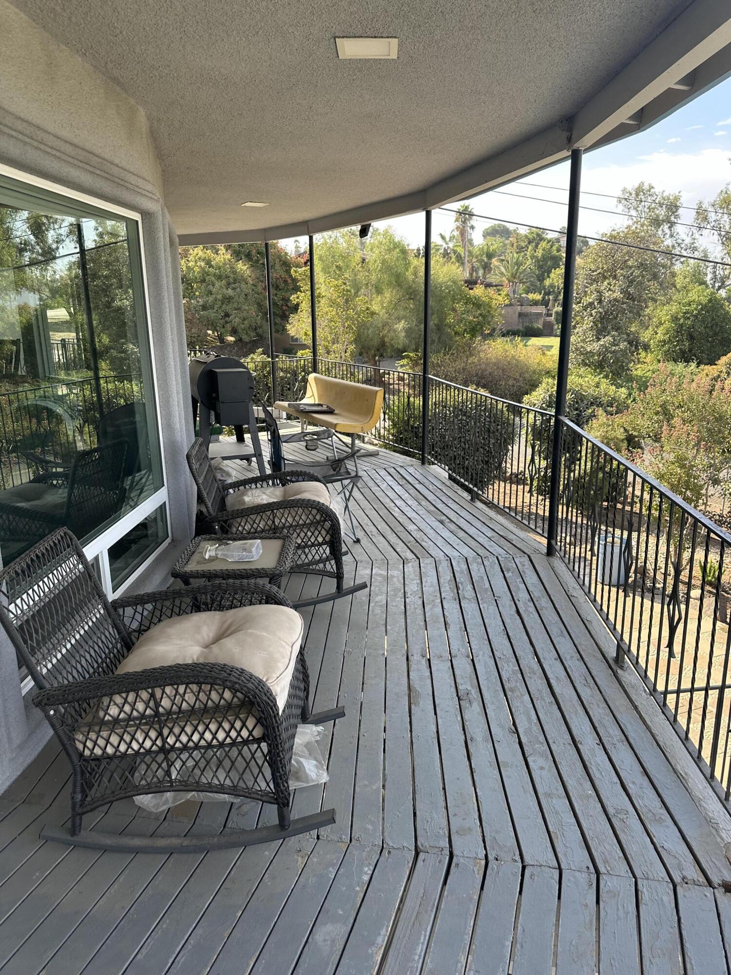 1341 Hillcrest Dr. Dr, Lindsay, CA 93247