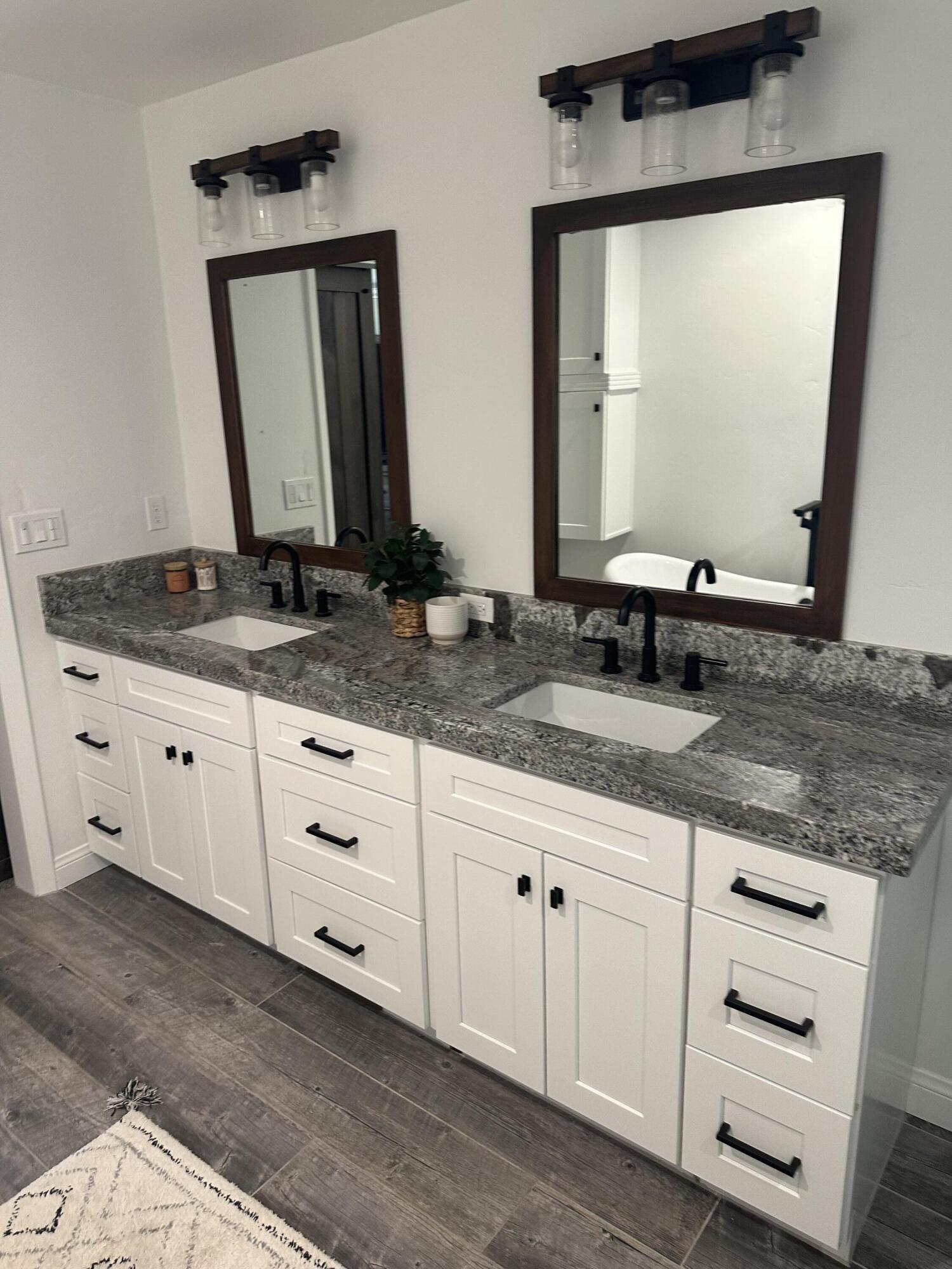 1341 Hillcrest Dr. Dr, Lindsay, CA 93247