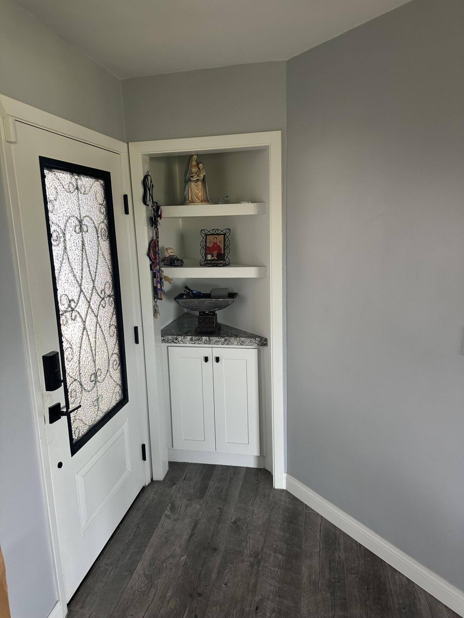 1341 Hillcrest Dr. Dr, Lindsay, CA 93247